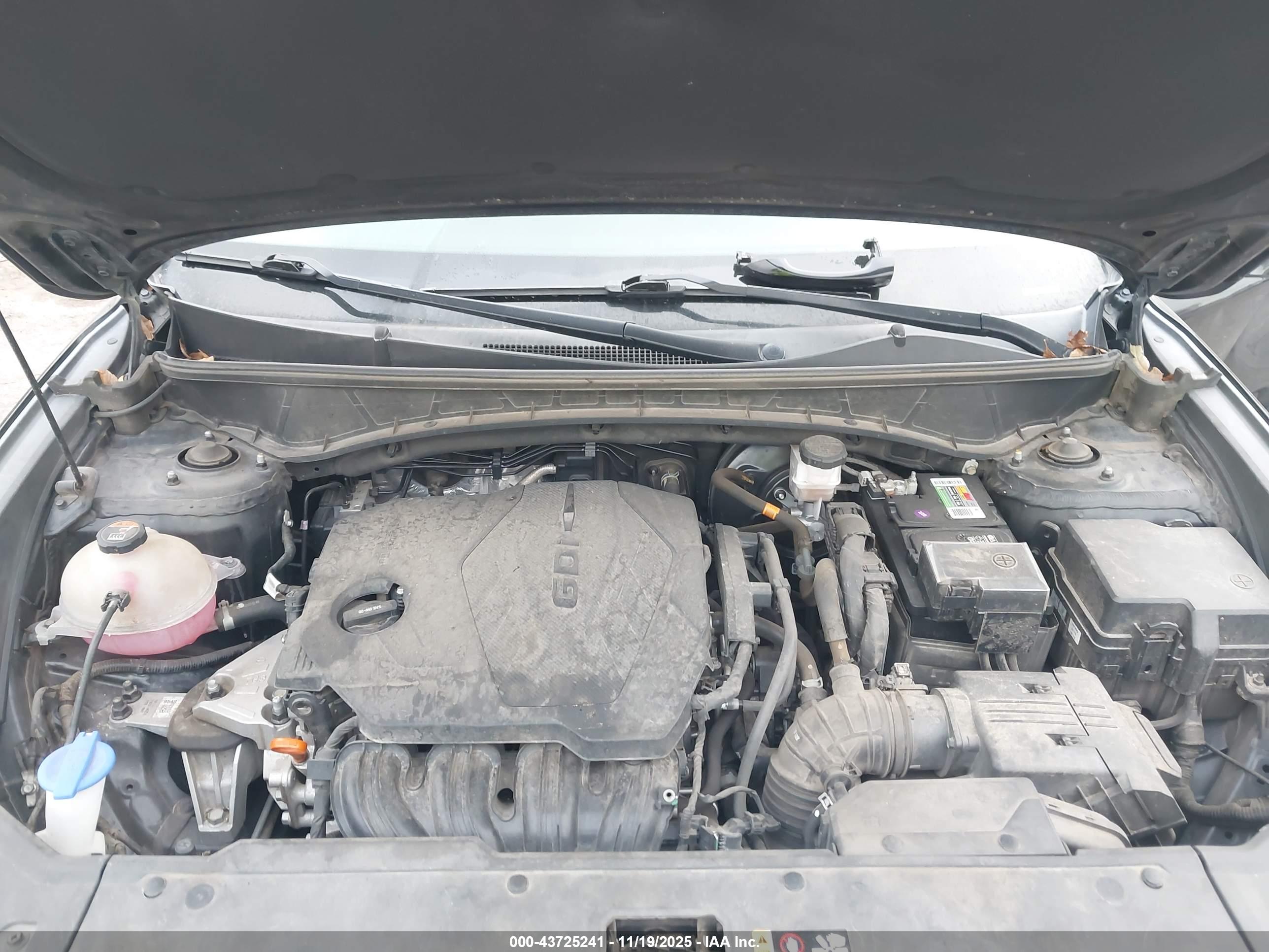 HYUNDAI TUCSON image 10