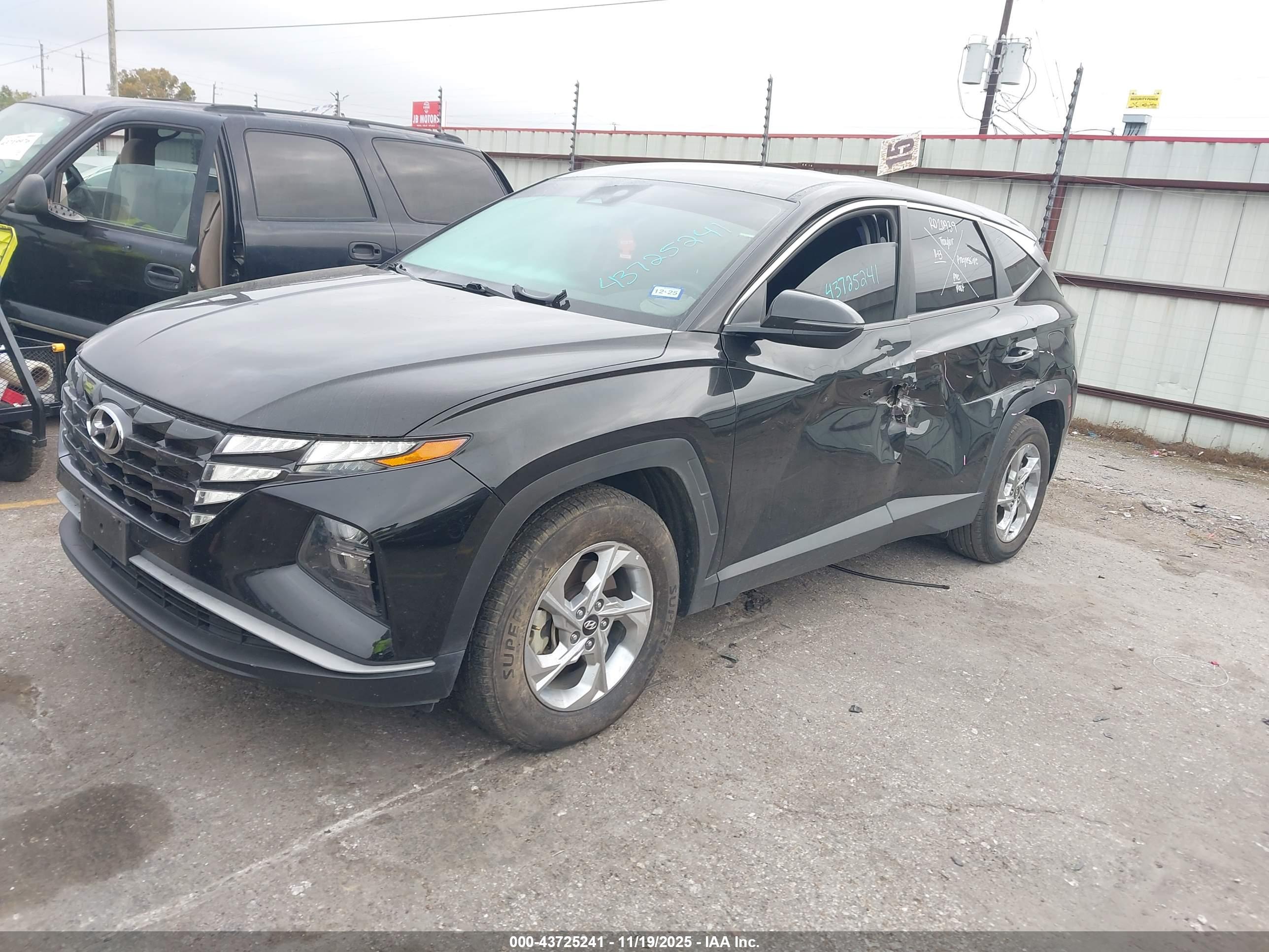 HYUNDAI TUCSON image 2
