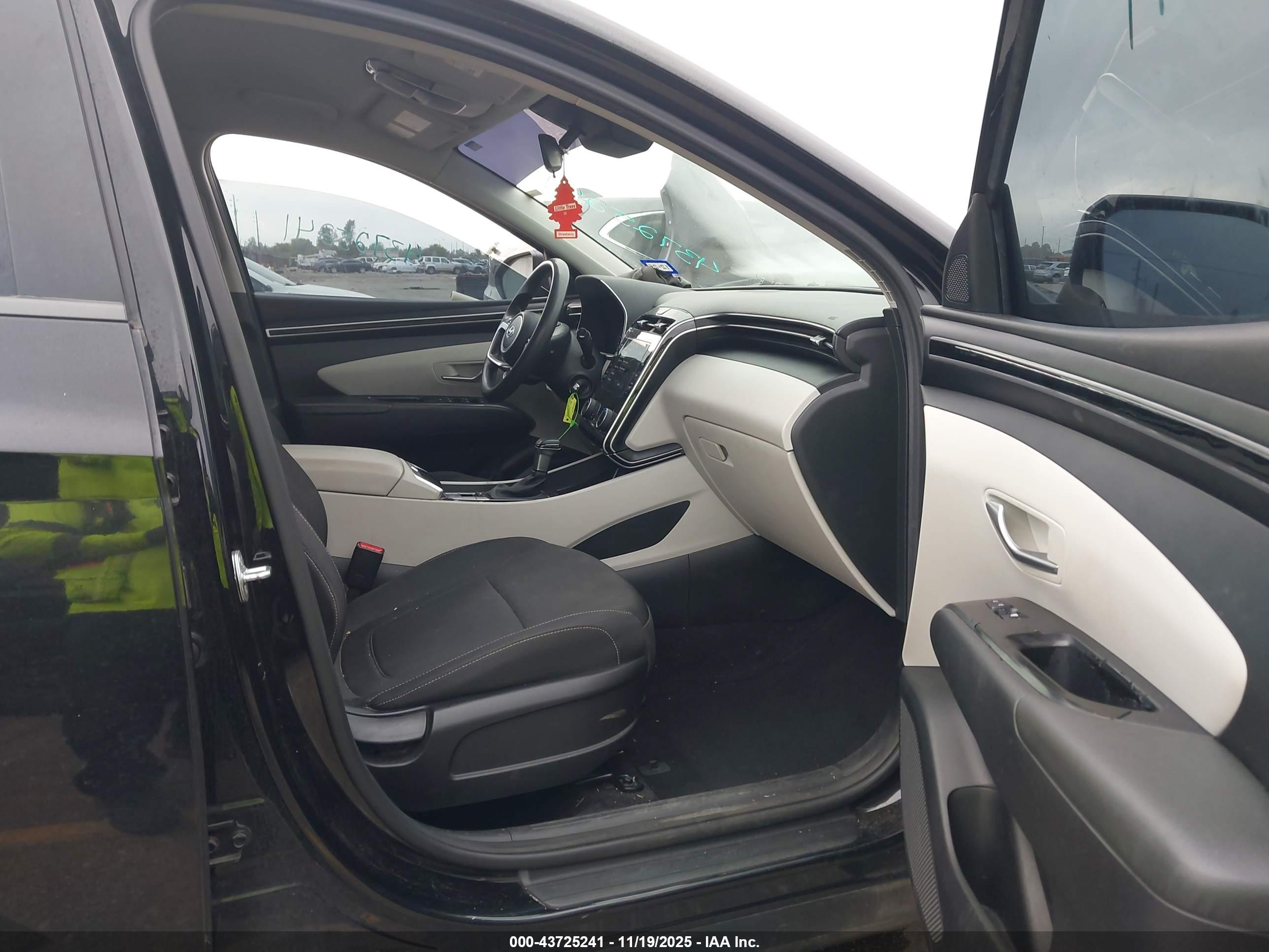 HYUNDAI TUCSON image 5