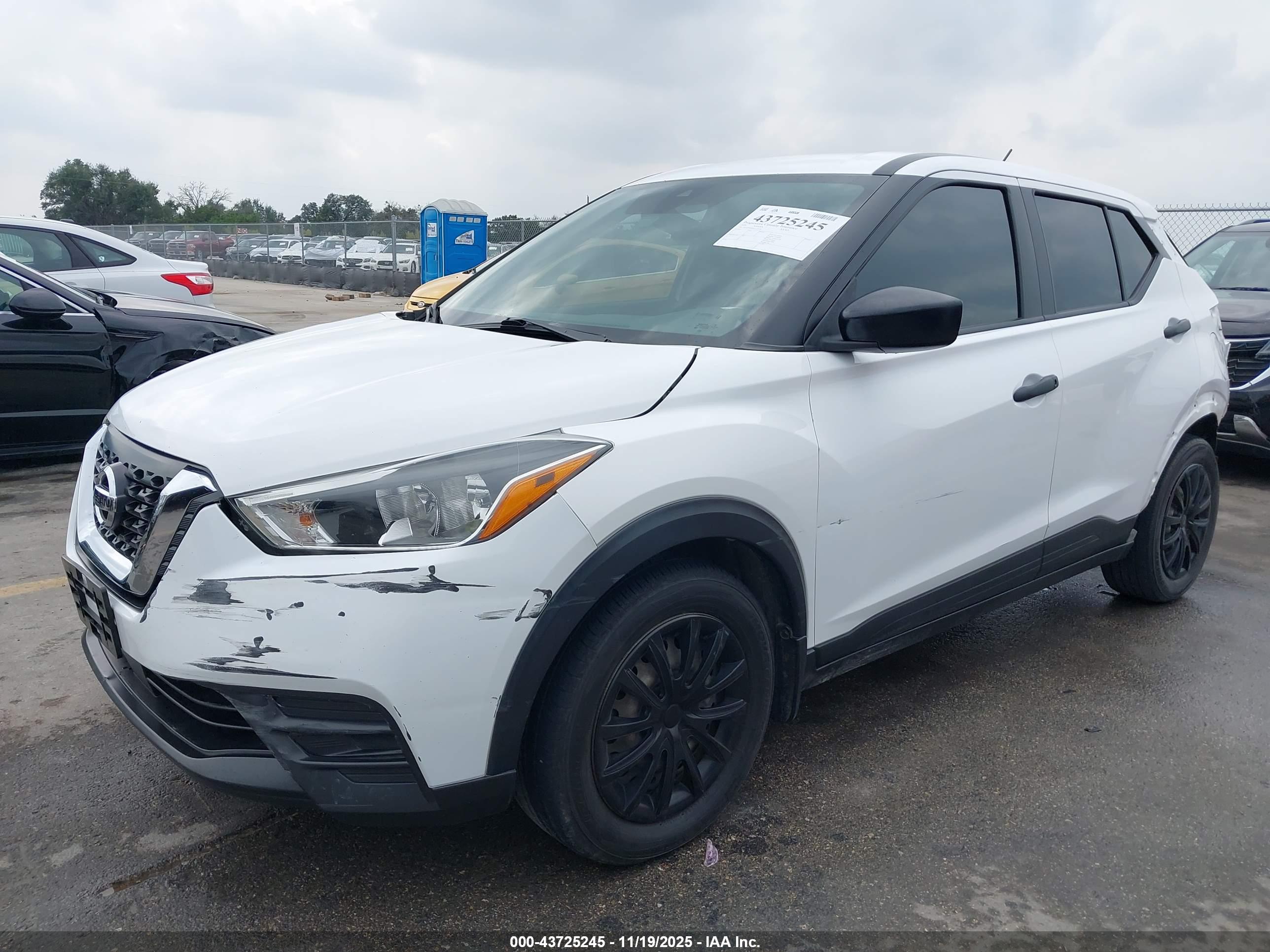 NISSAN KICKS image 2