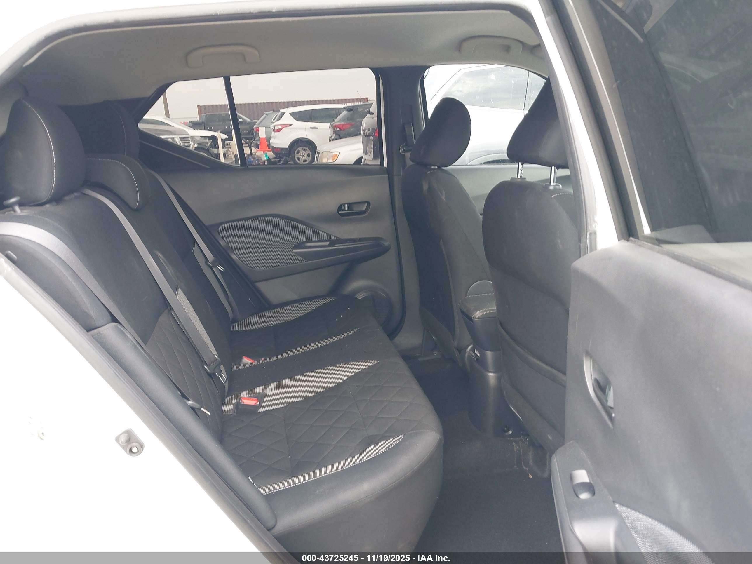 NISSAN KICKS image 8