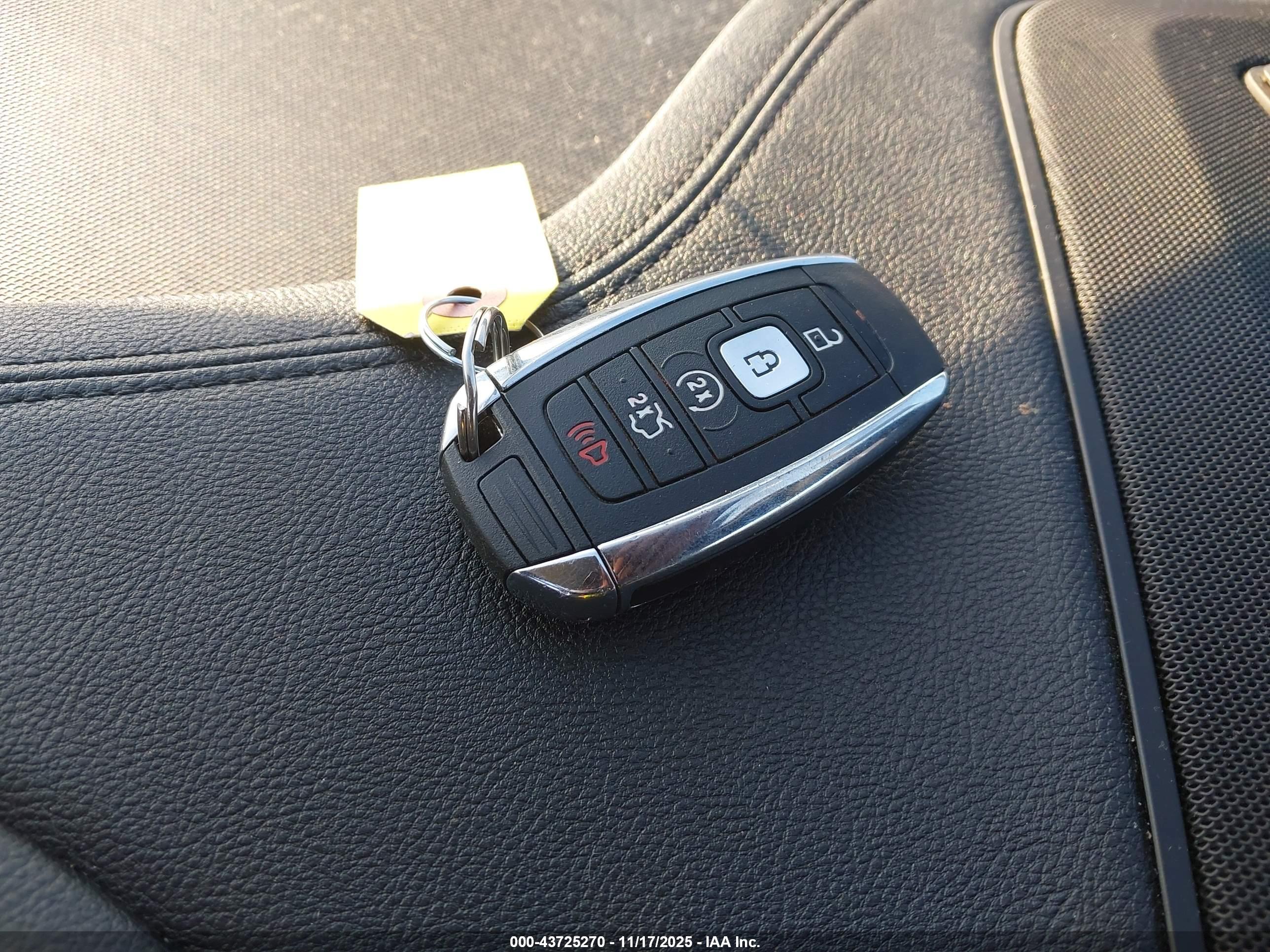 LINCOLN MKC image 11