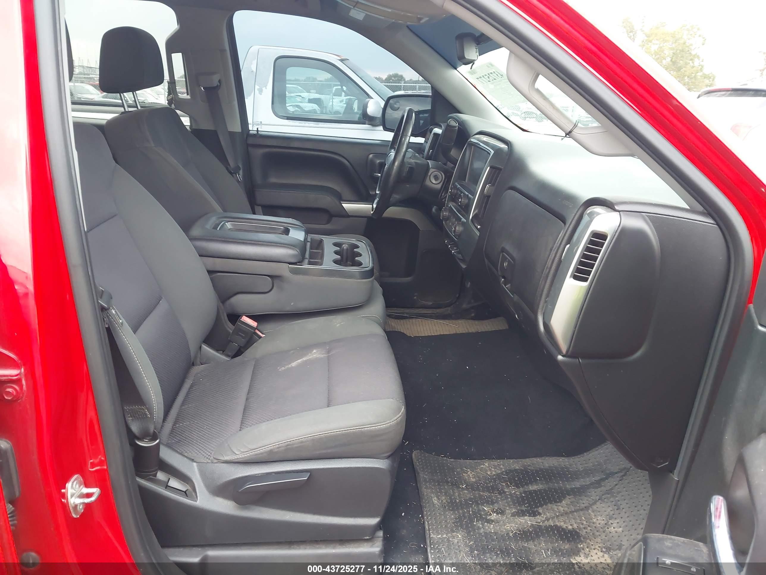 CHEVROLET SILVERADO image 5