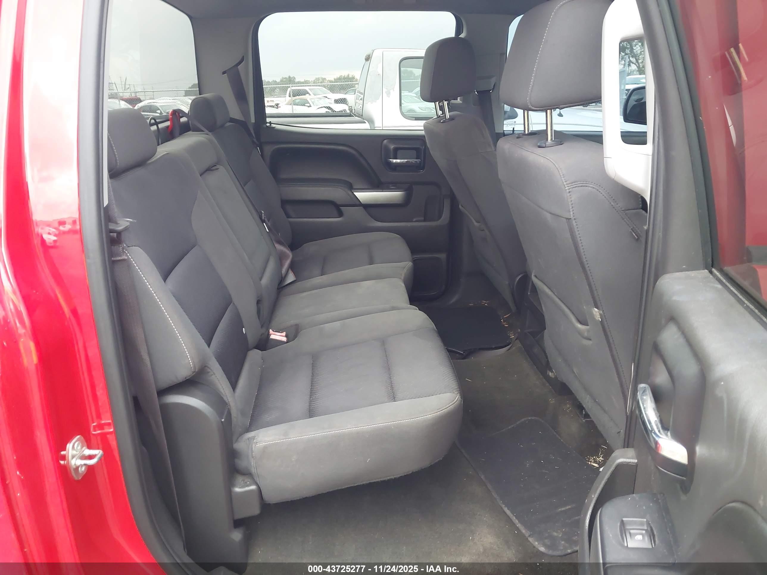 CHEVROLET SILVERADO image 8