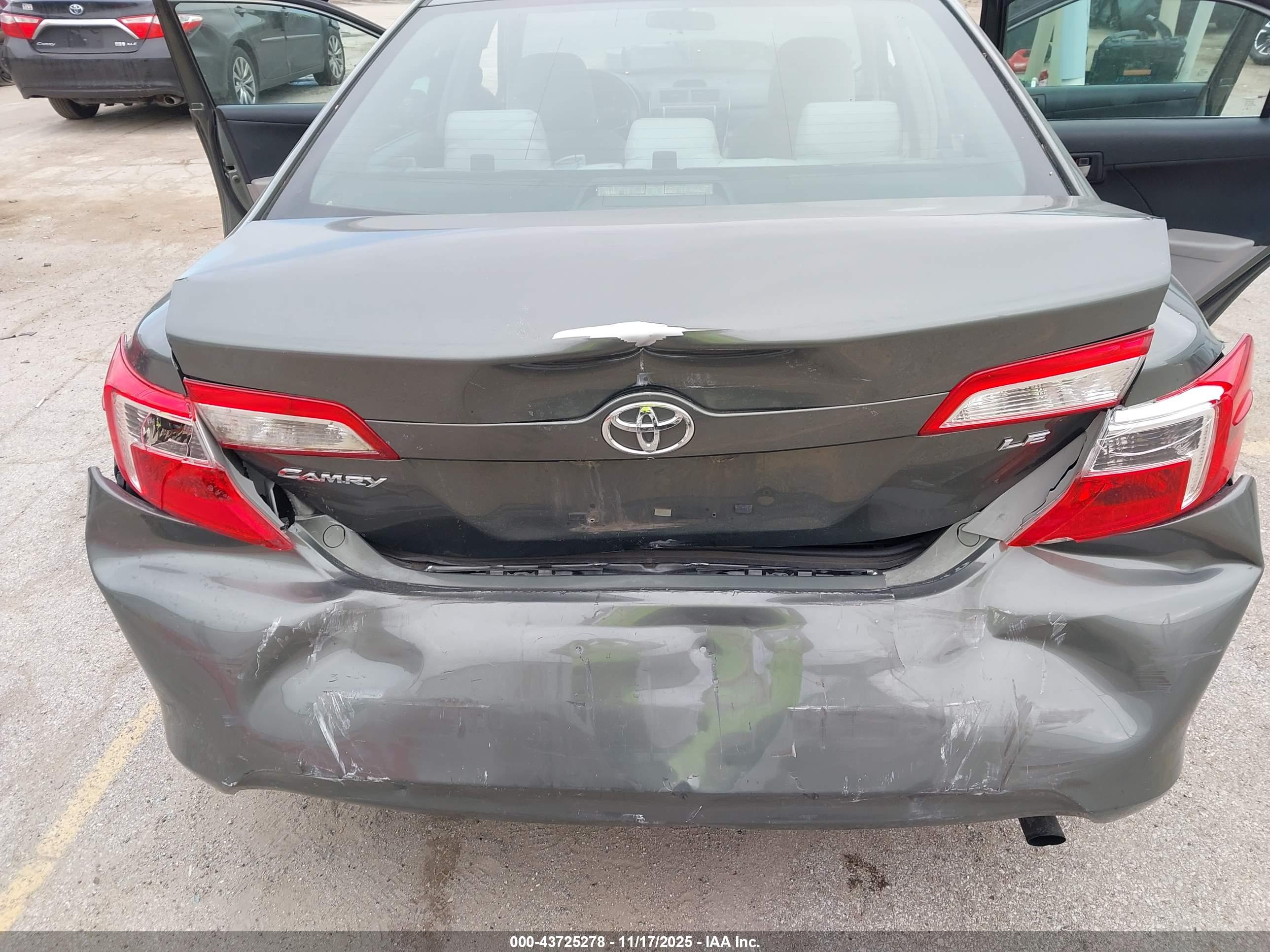 TOYOTA CAMRY image 6
