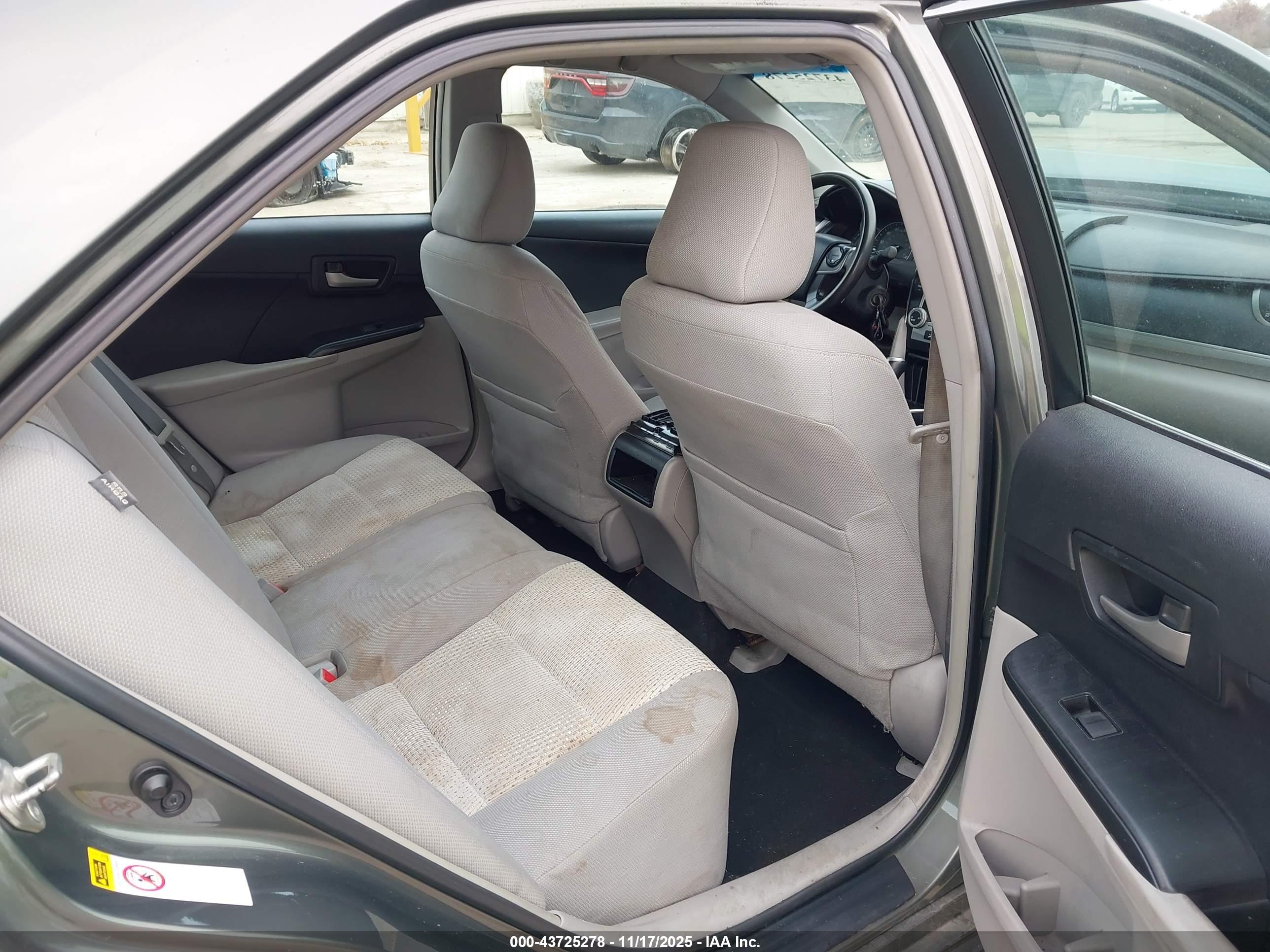 TOYOTA CAMRY image 8