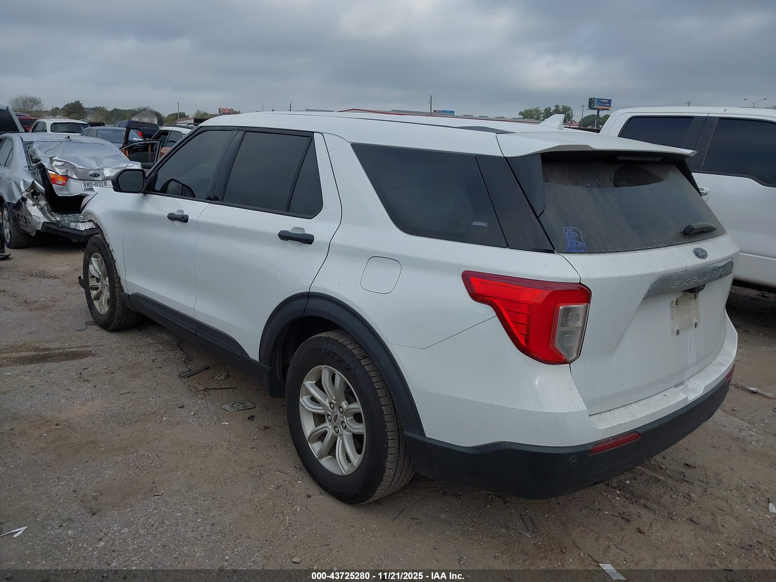 FORD EXPLORER image 3