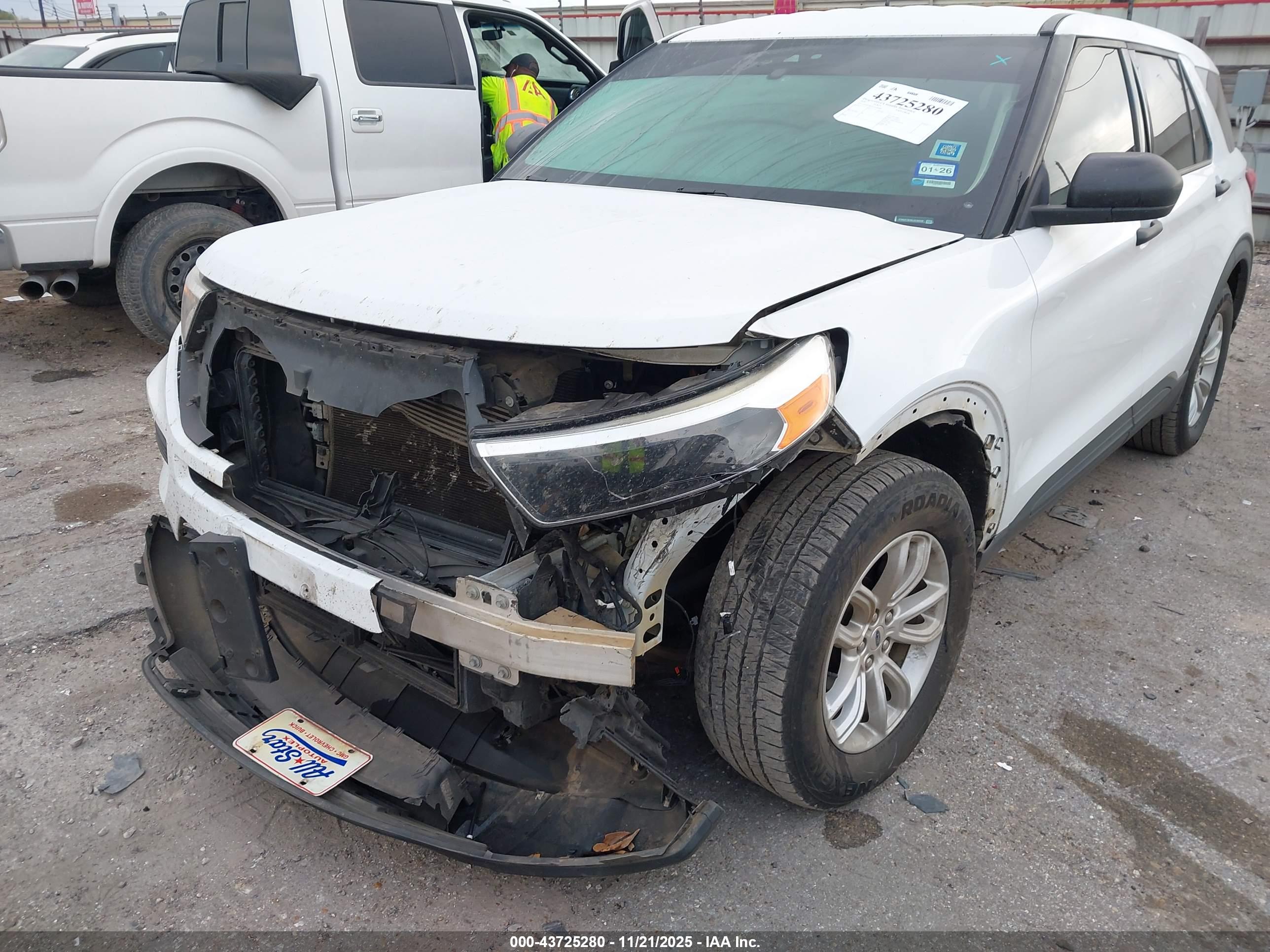FORD EXPLORER image 6