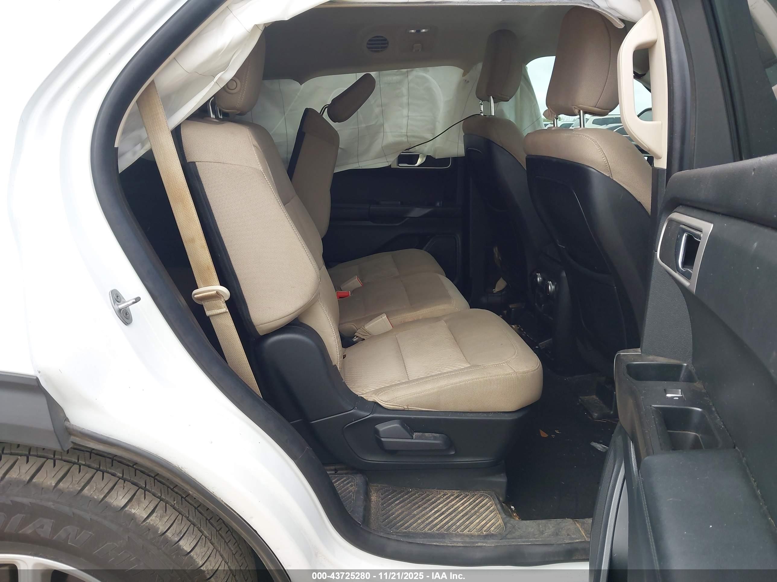 FORD EXPLORER image 8