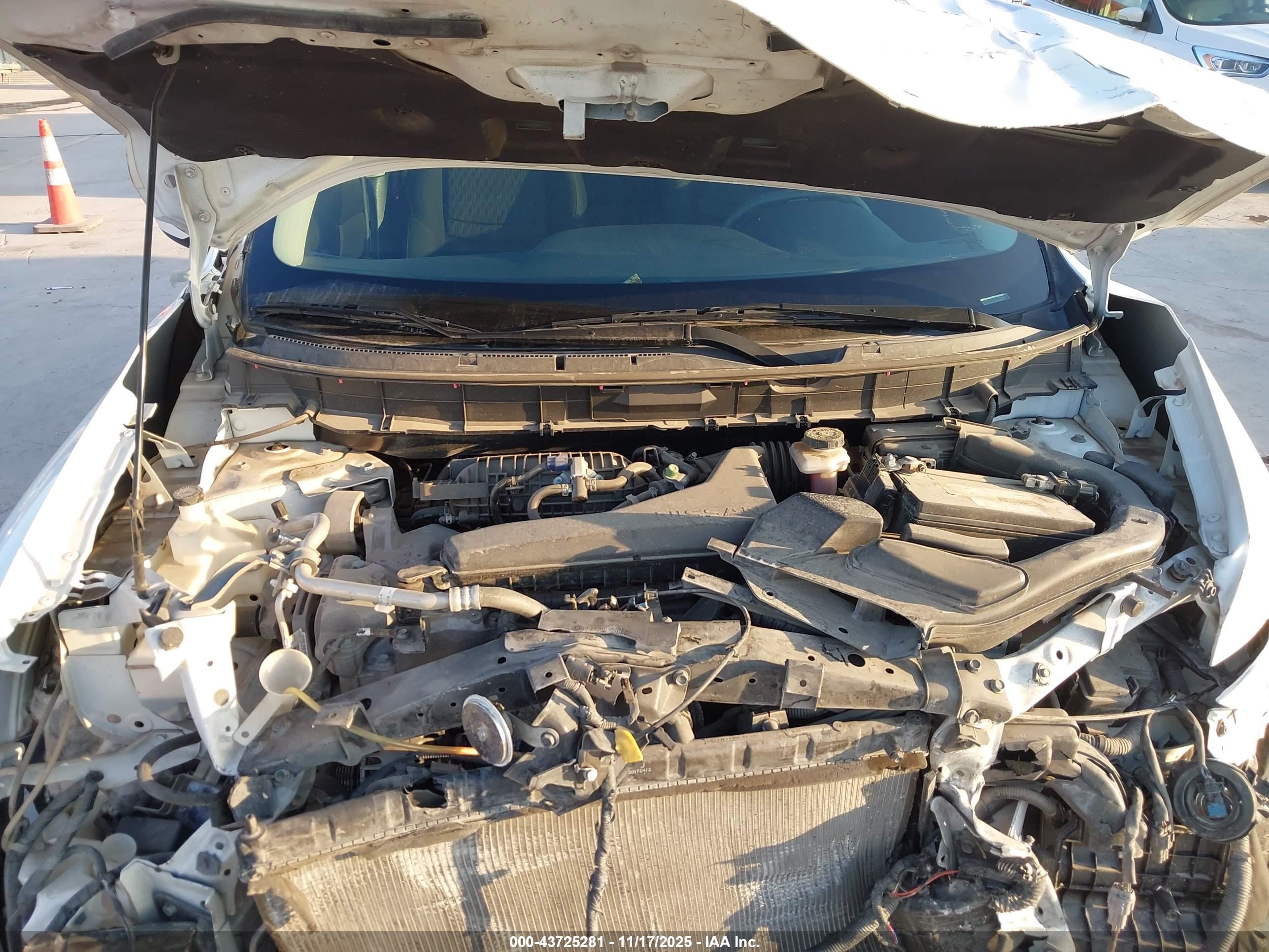 NISSAN ROGUE image 10