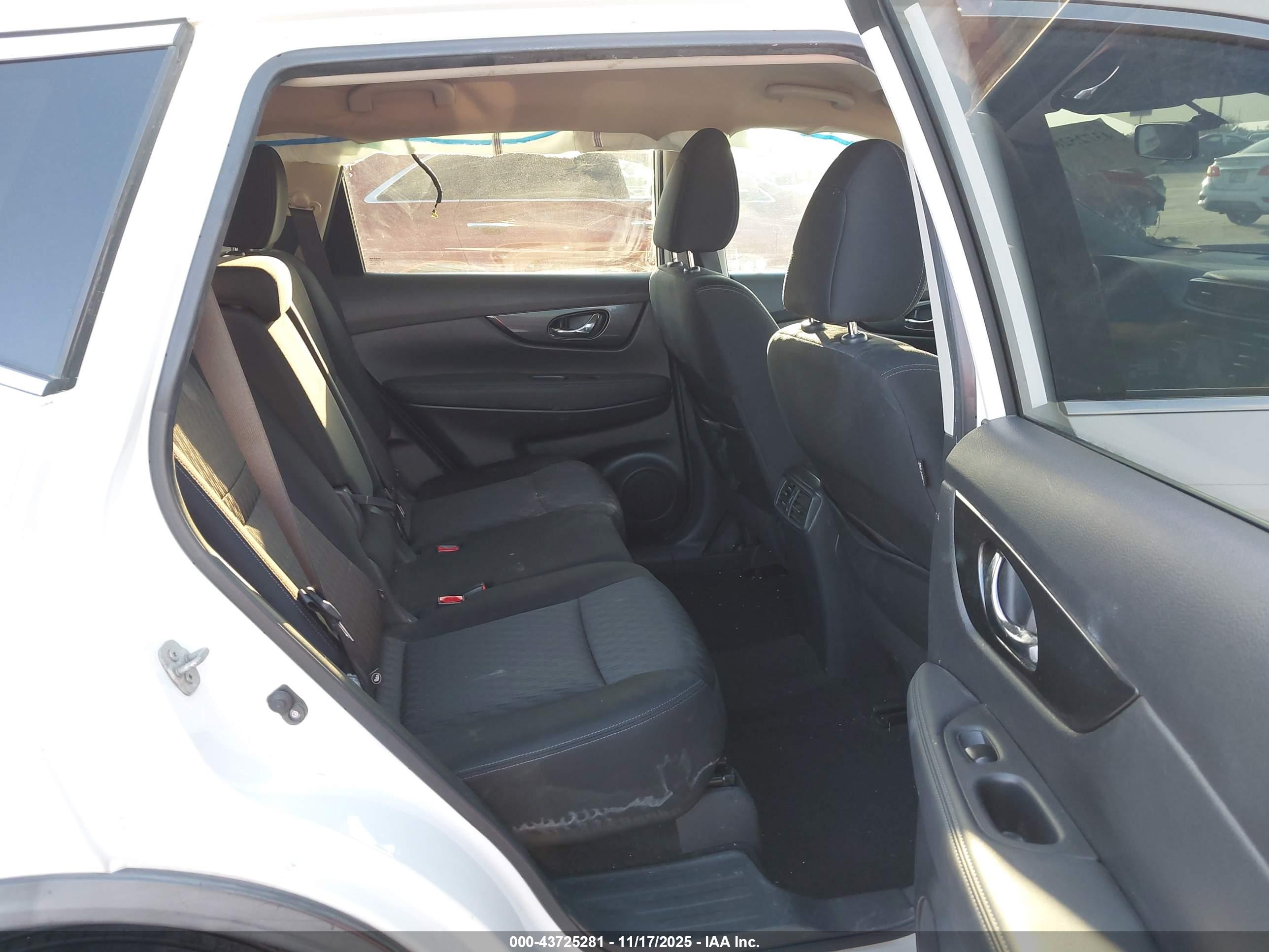NISSAN ROGUE image 8