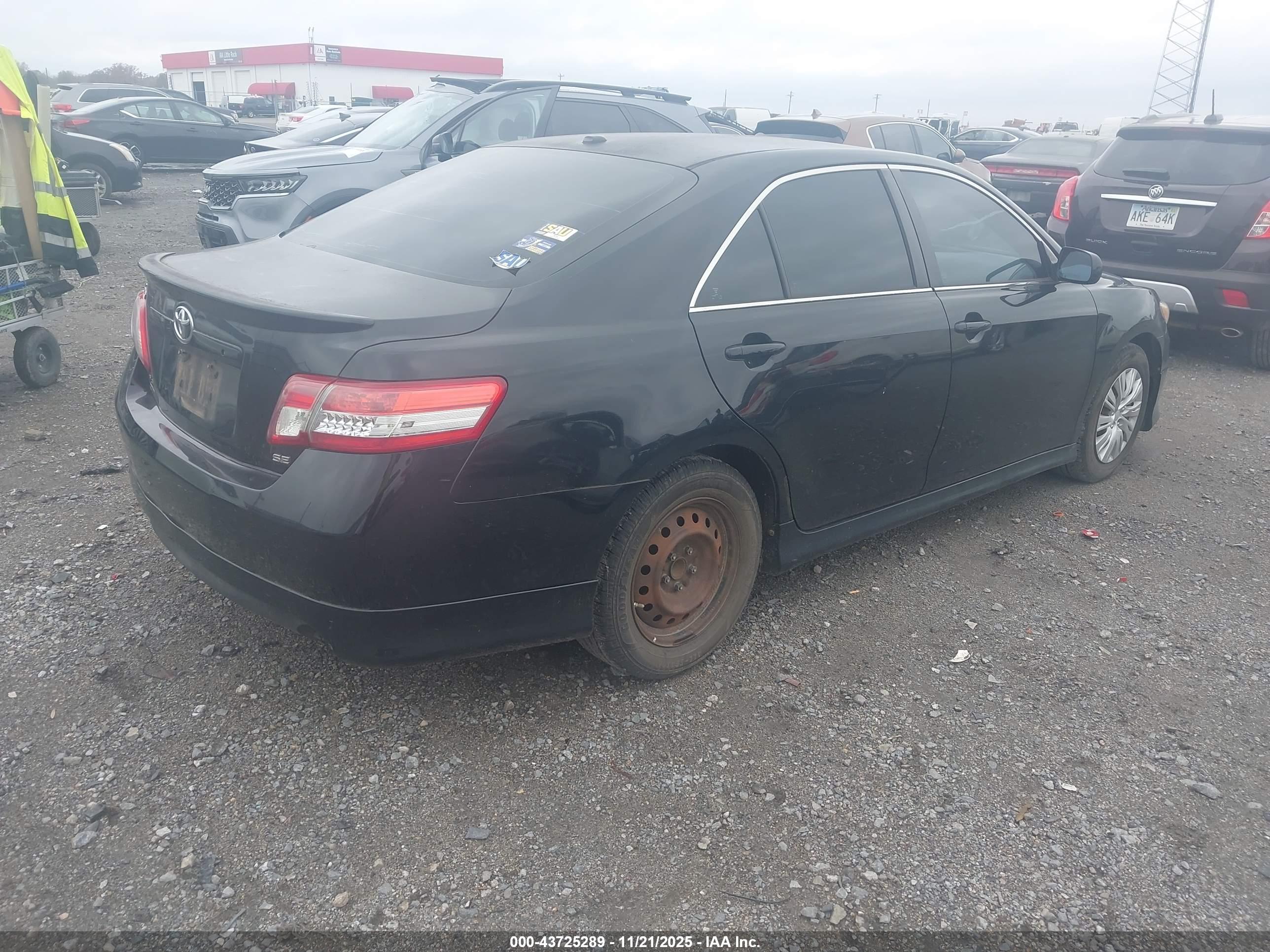 TOYOTA CAMRY image 4