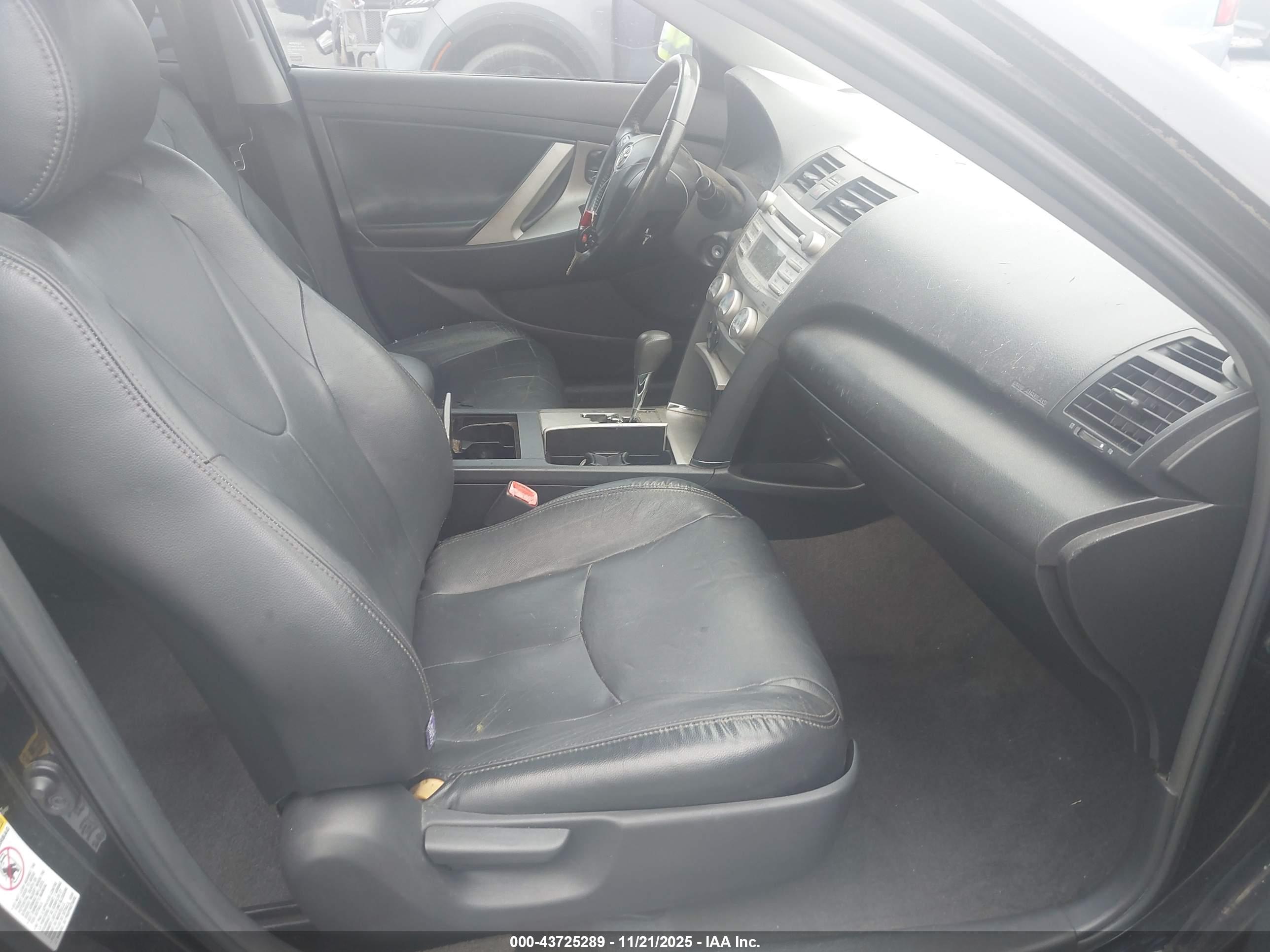 TOYOTA CAMRY image 5