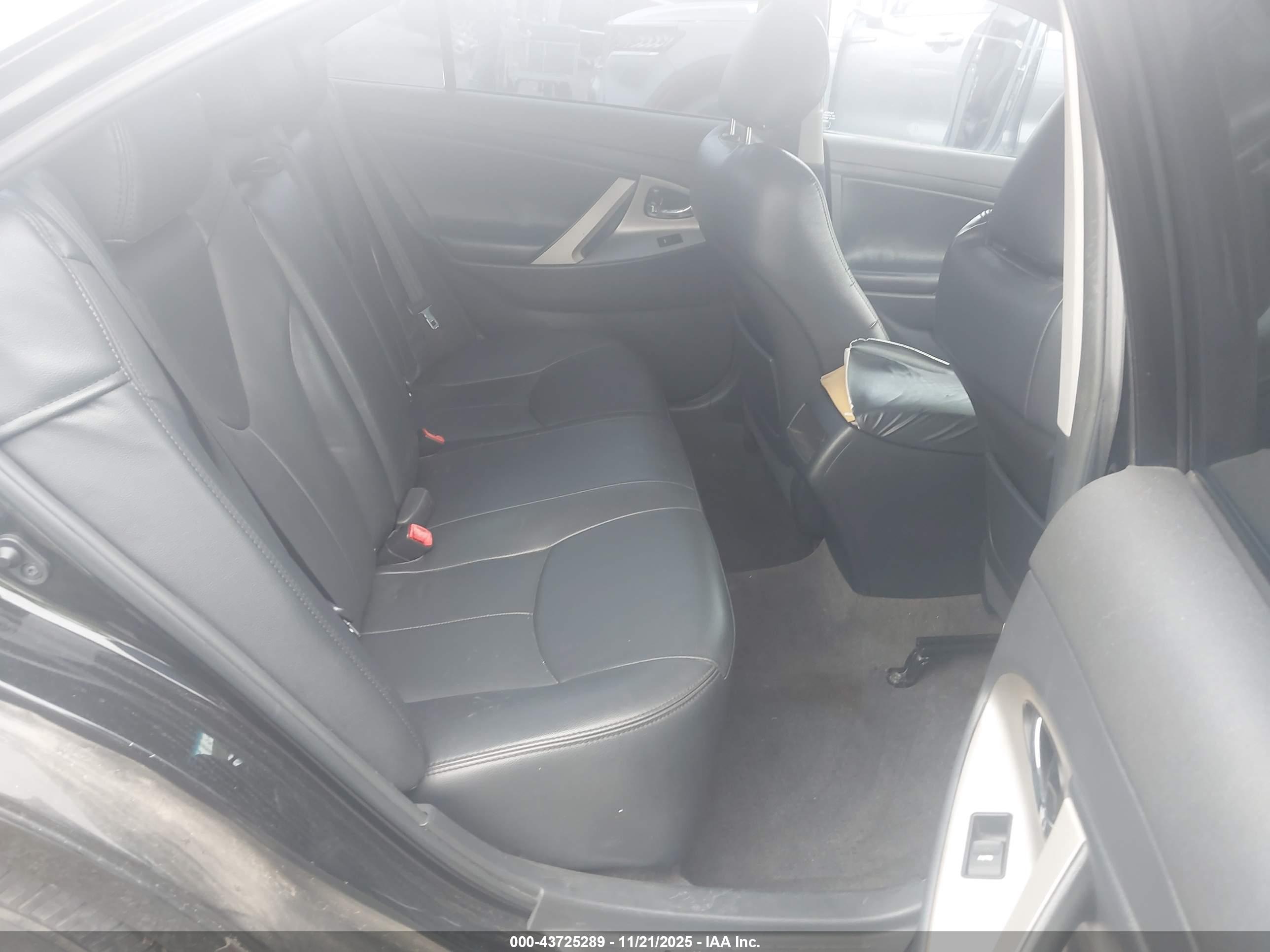 TOYOTA CAMRY image 8