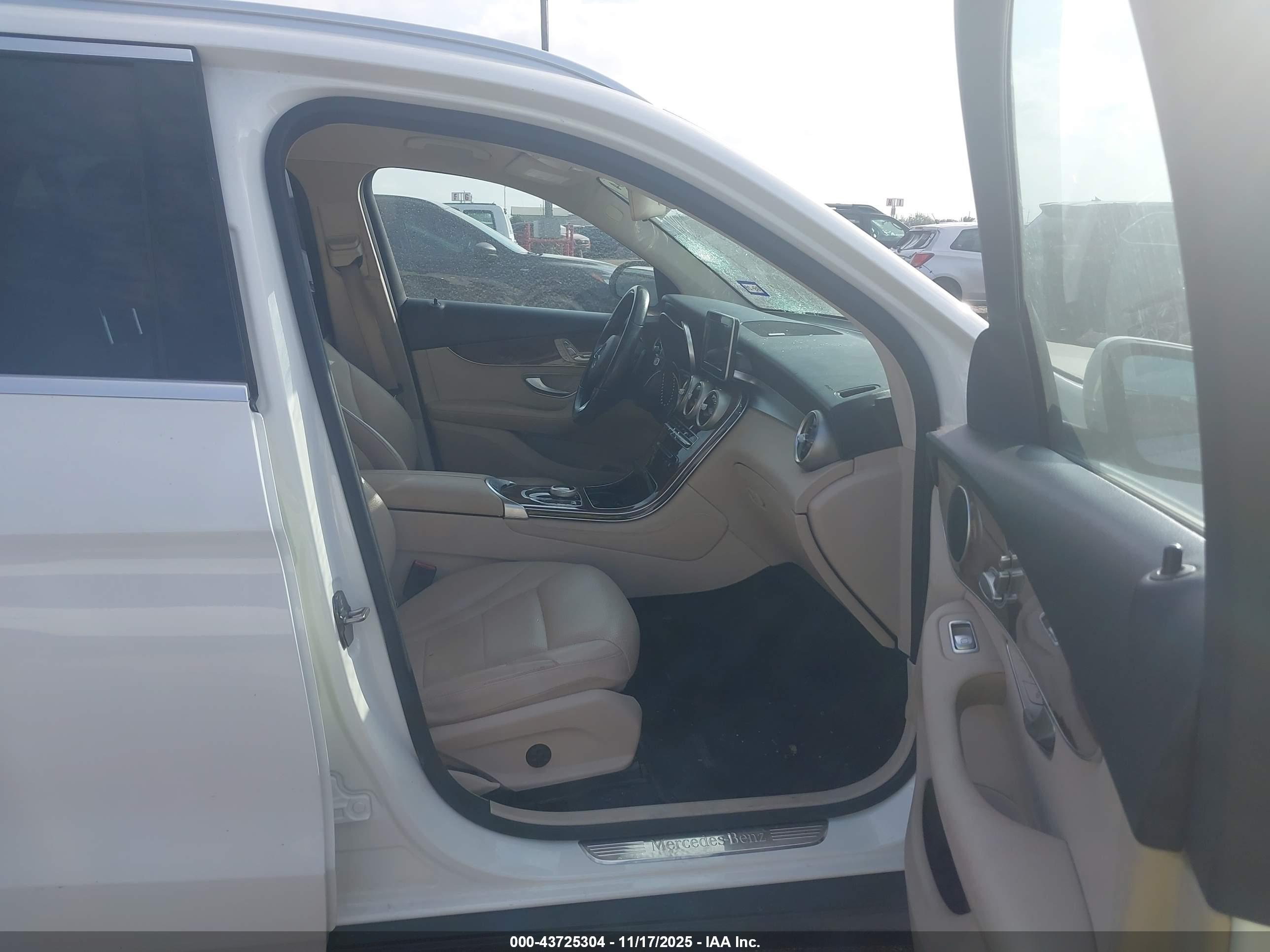 MERCEDES-BENZ GLC image 5