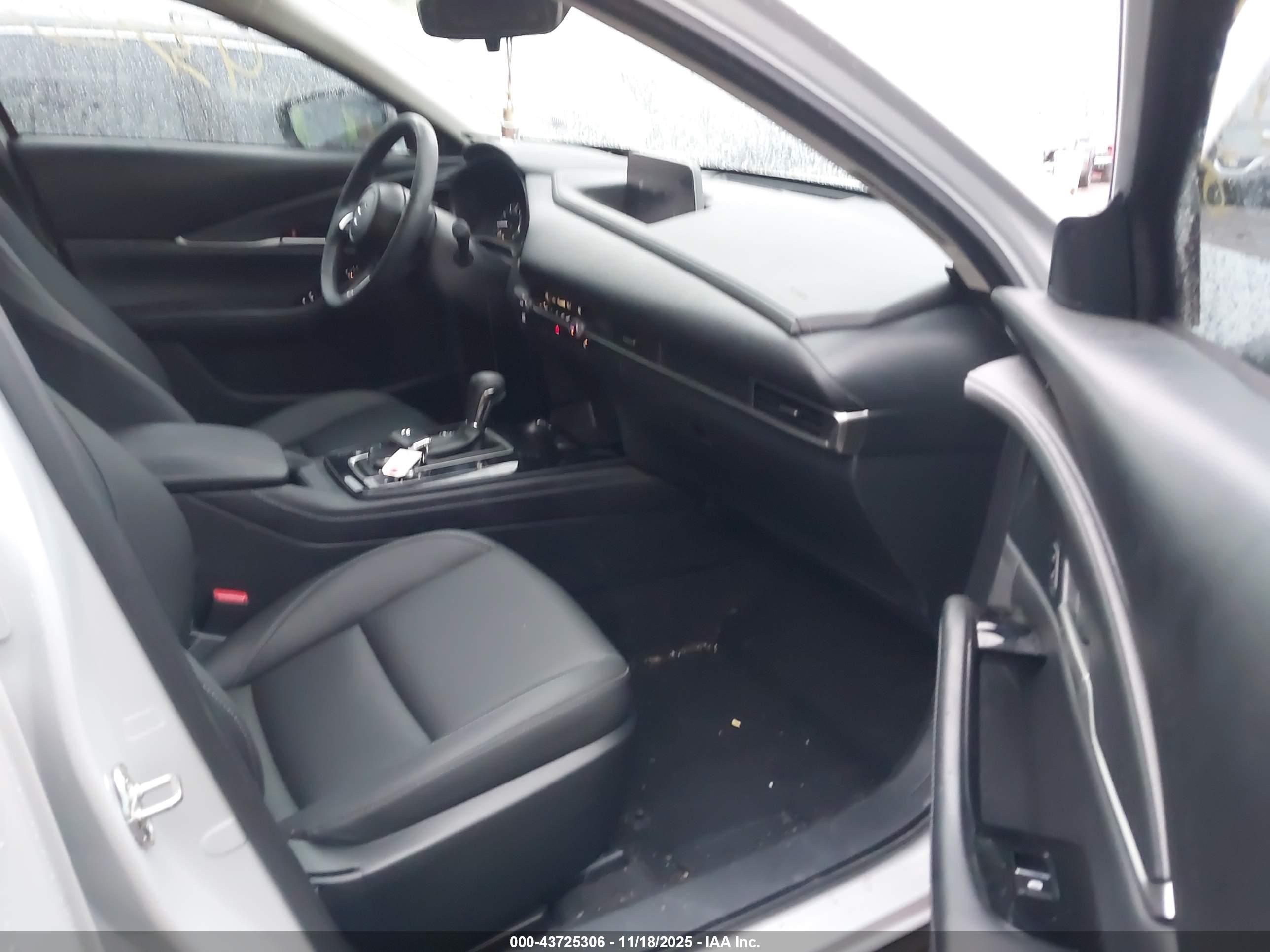 MAZDA CX-30 image 5