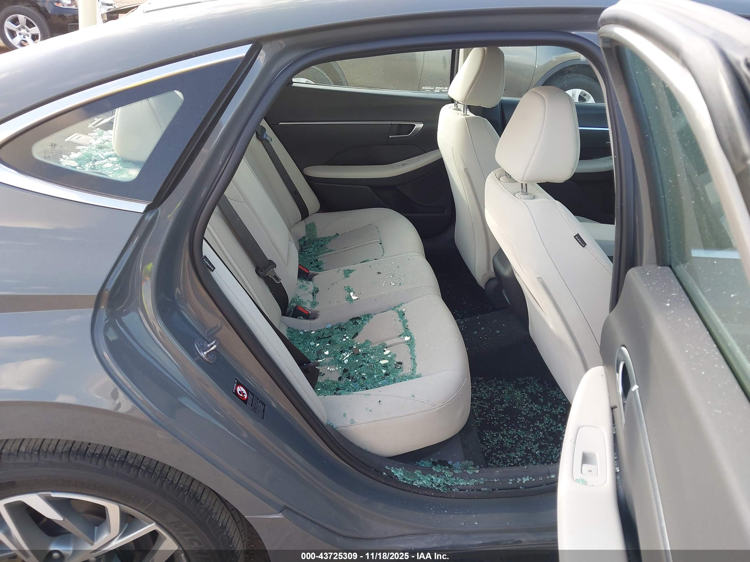 HYUNDAI SONATA image 8