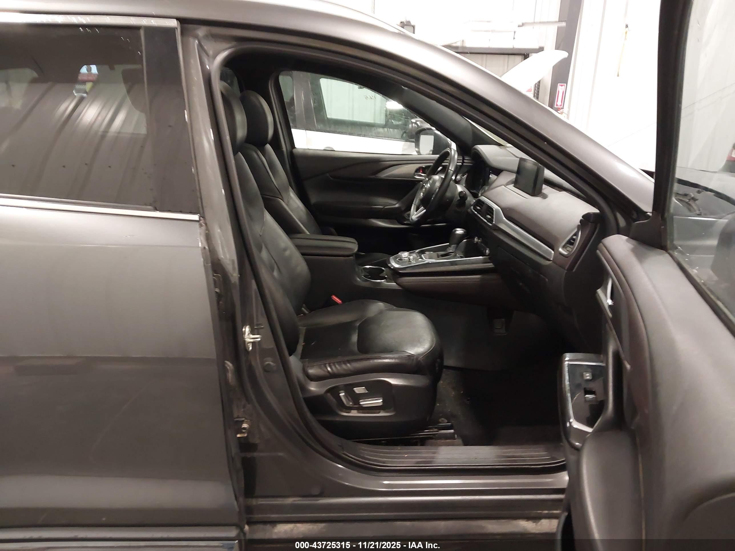 MAZDA CX-9 image 5