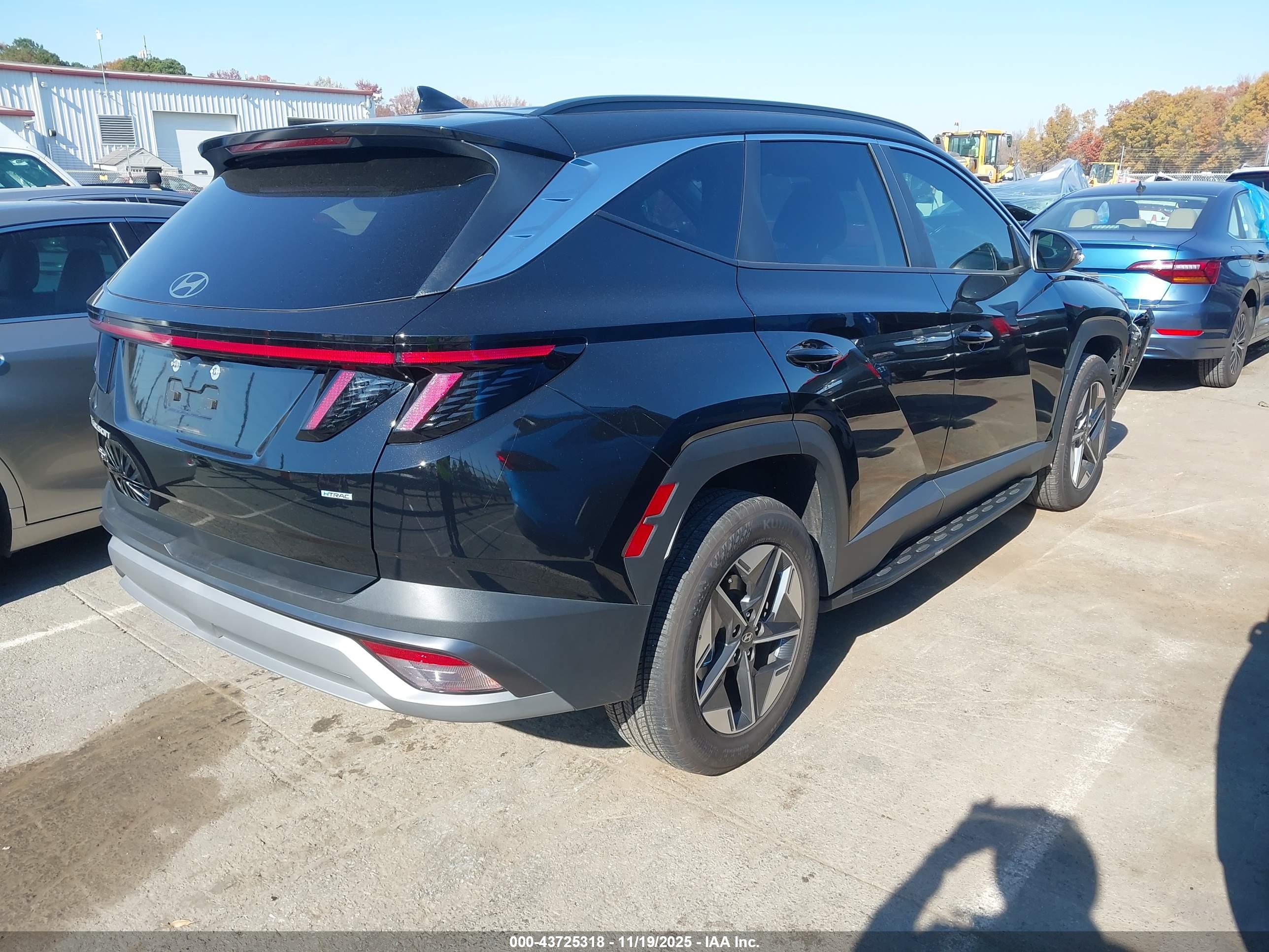 HYUNDAI TUCSON image 4