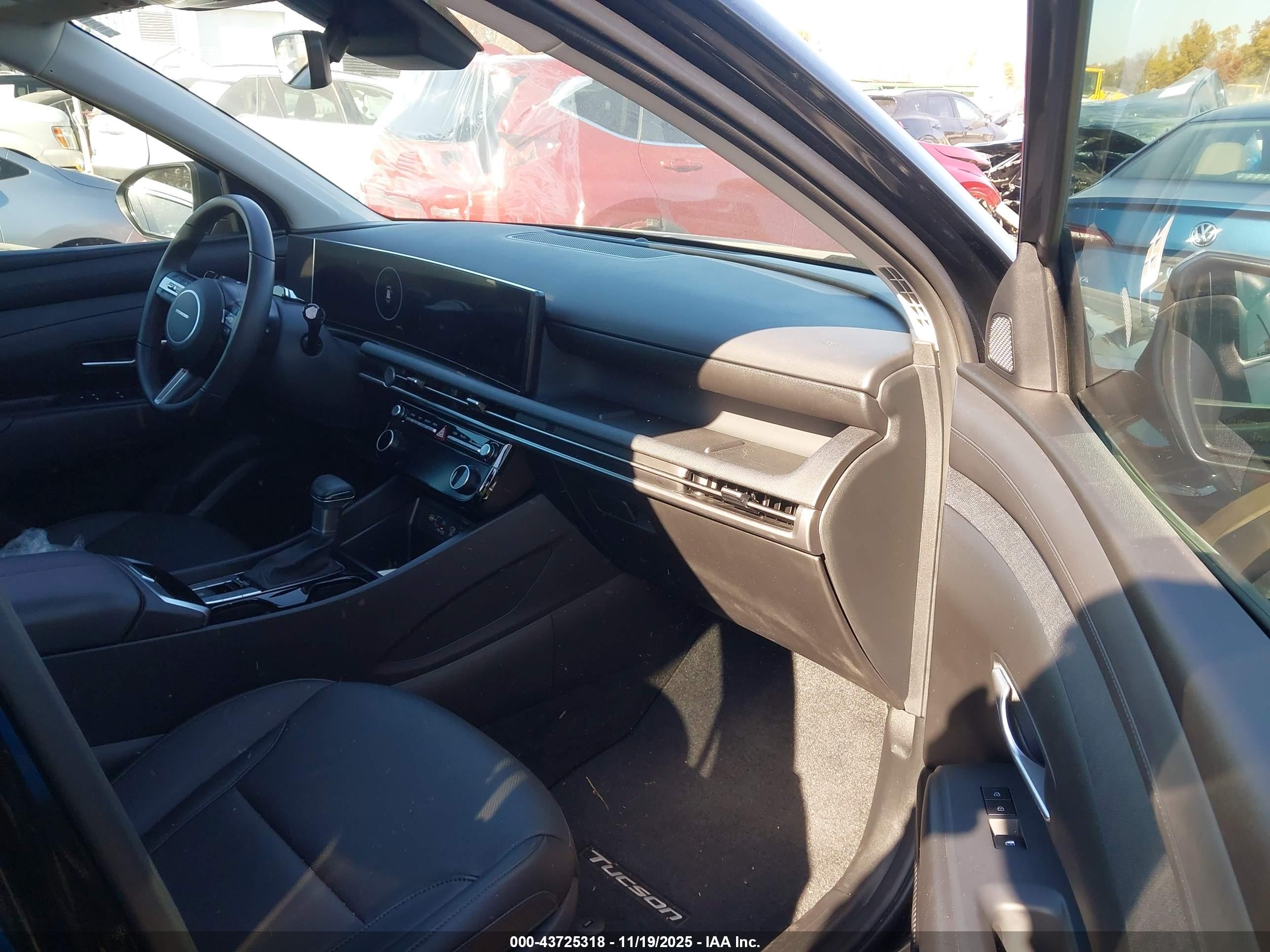 HYUNDAI TUCSON image 5