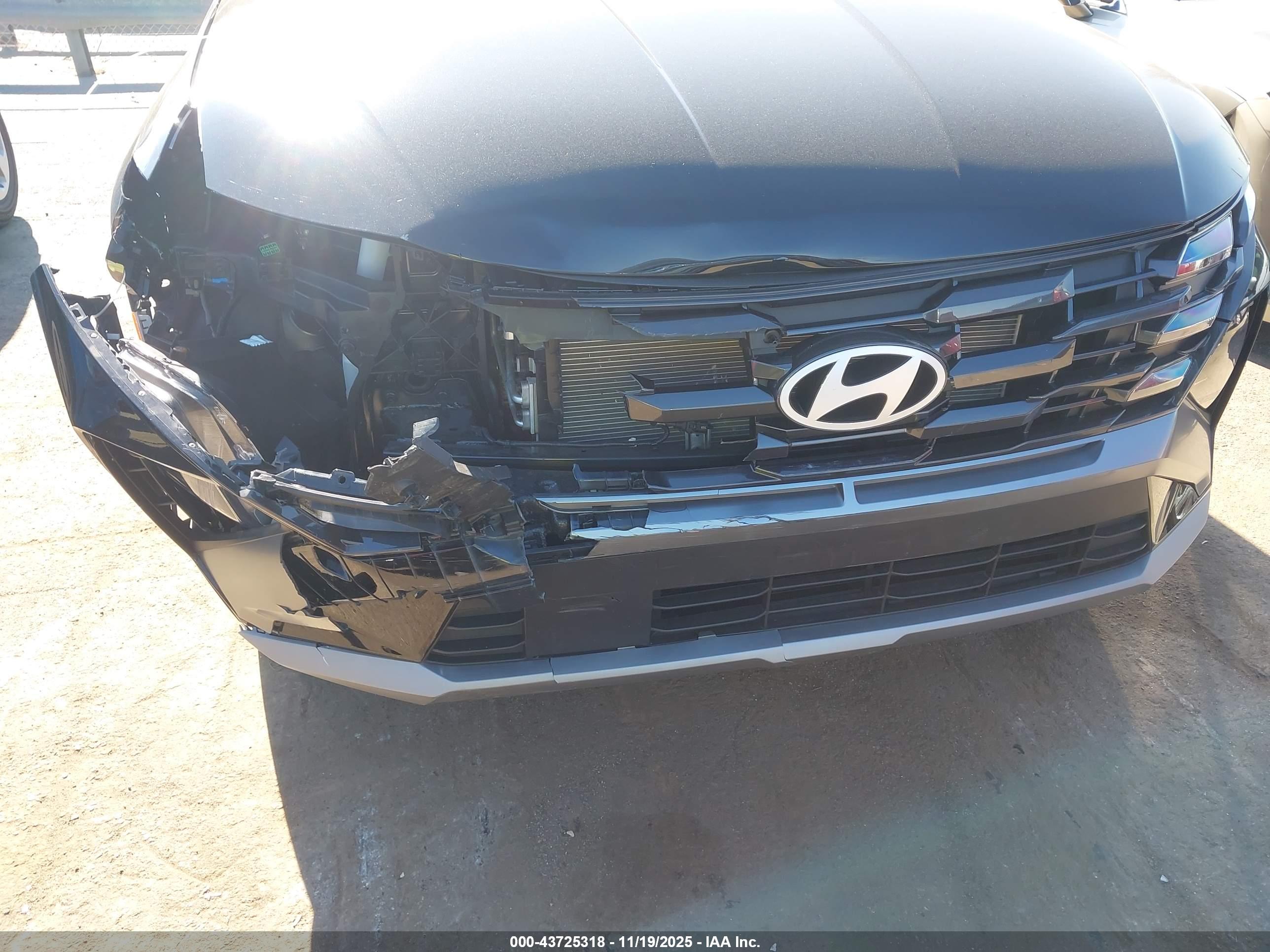 HYUNDAI TUCSON image 6