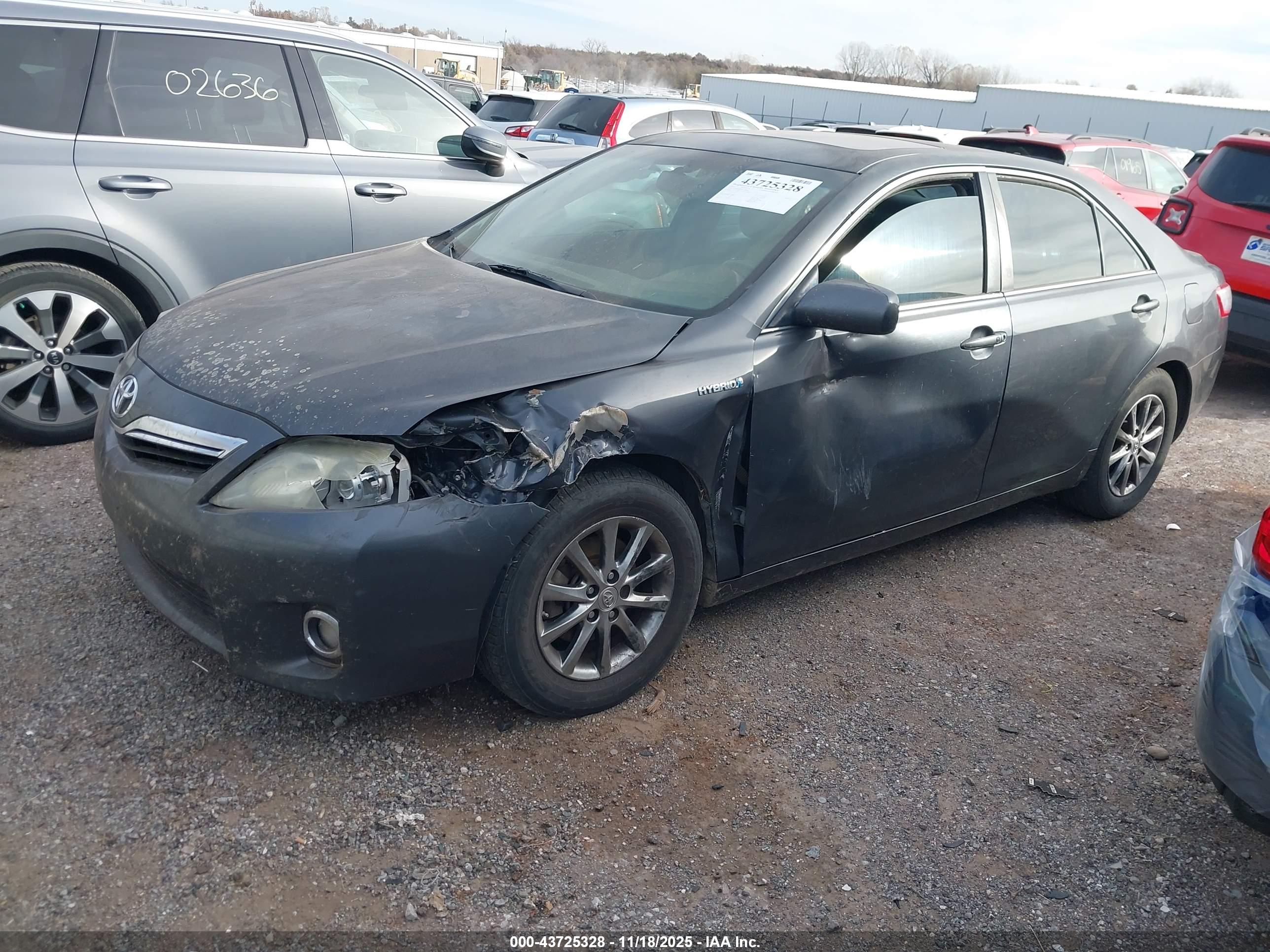 TOYOTA CAMRY image 2