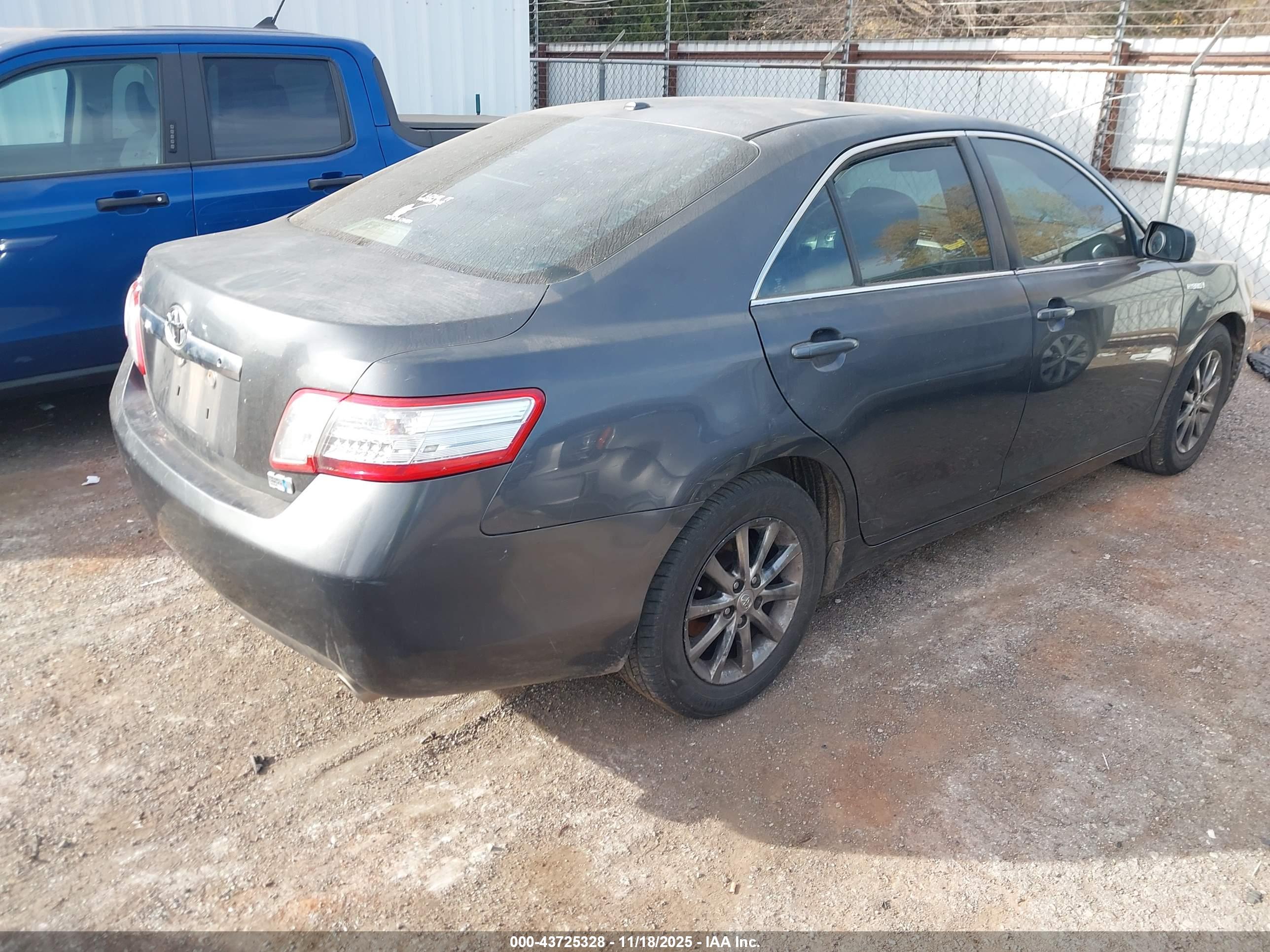 TOYOTA CAMRY image 4