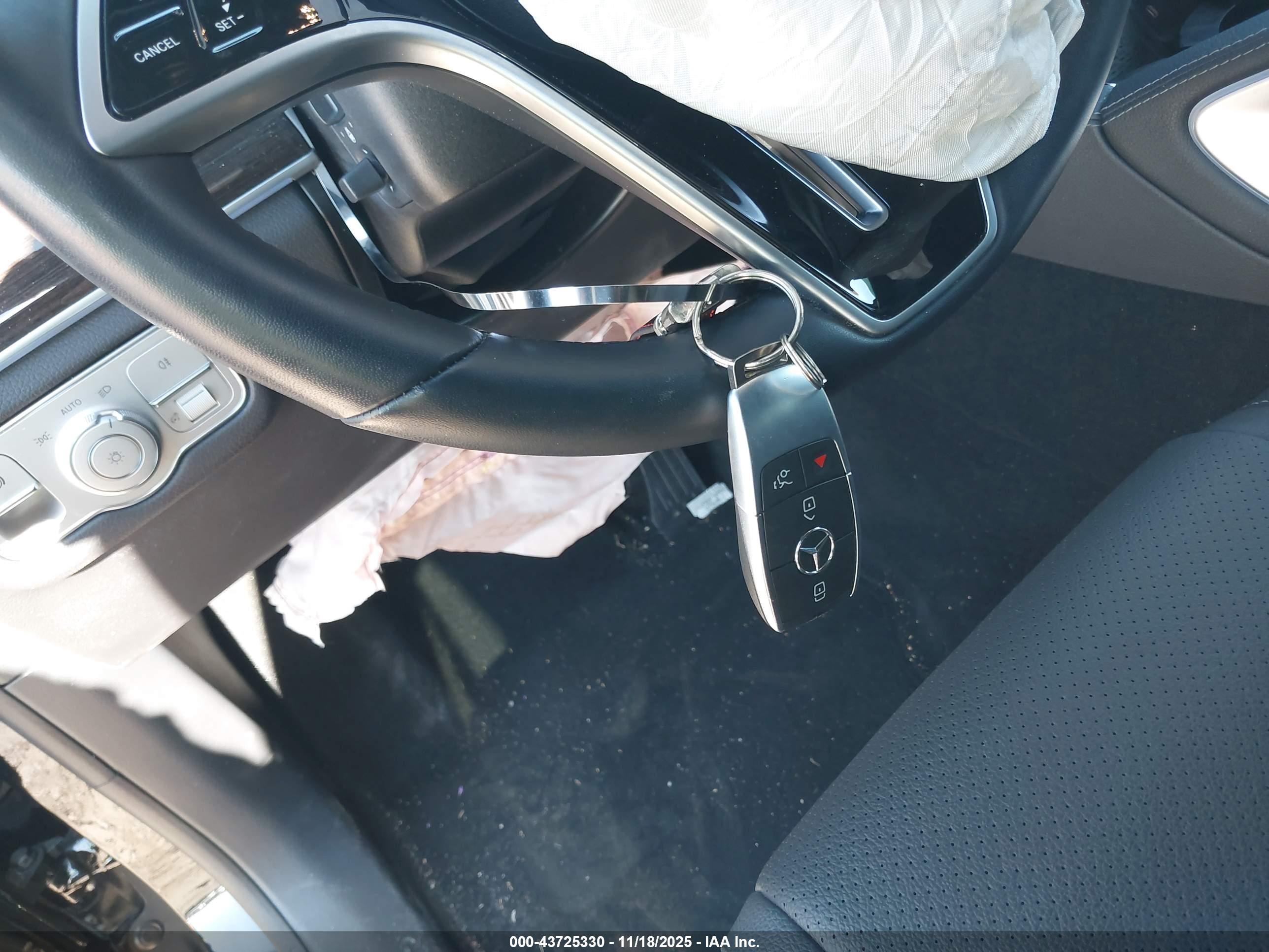 MERCEDES-BENZ GLE image 11