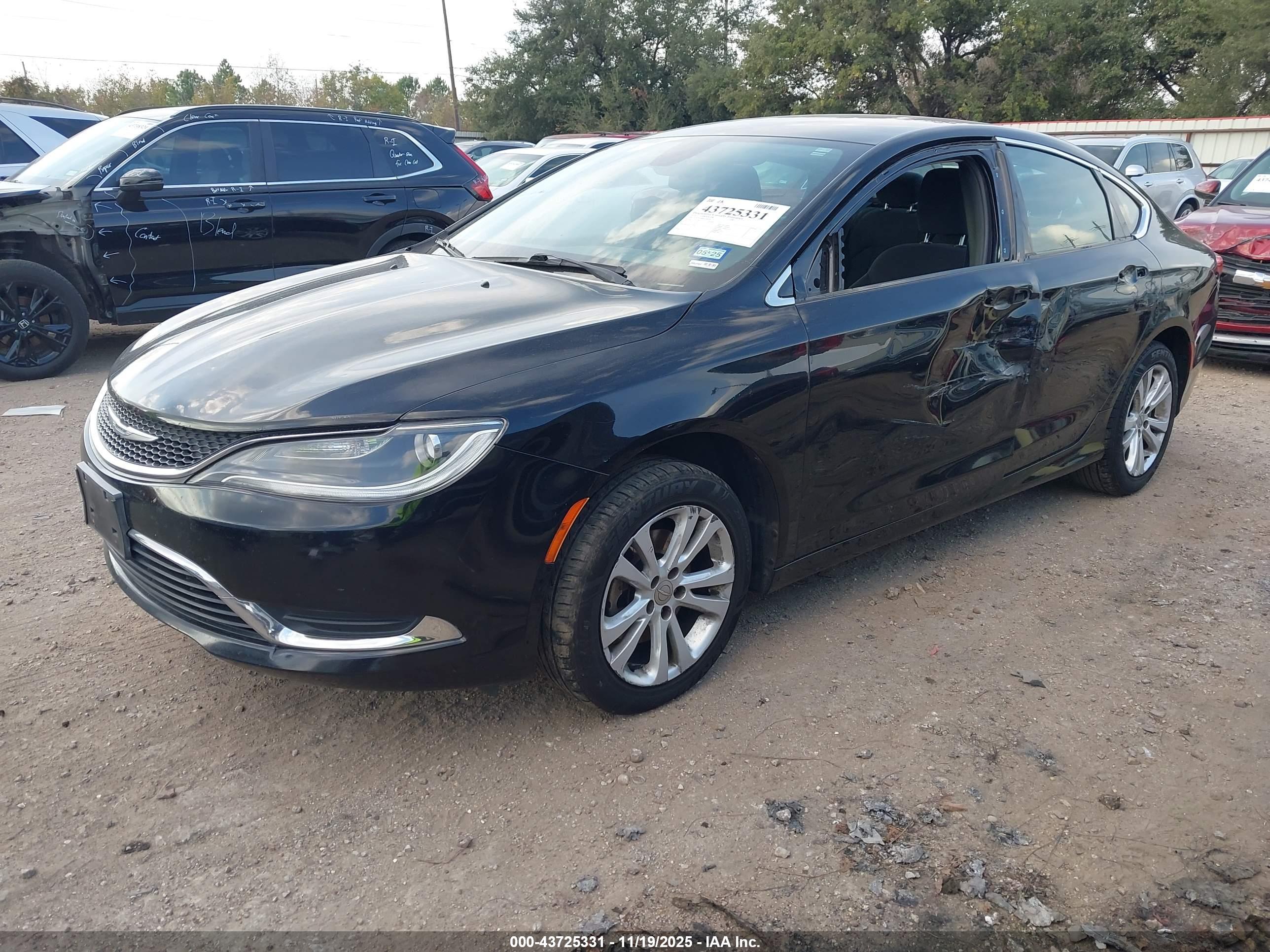 CHRYSLER 200 image 2