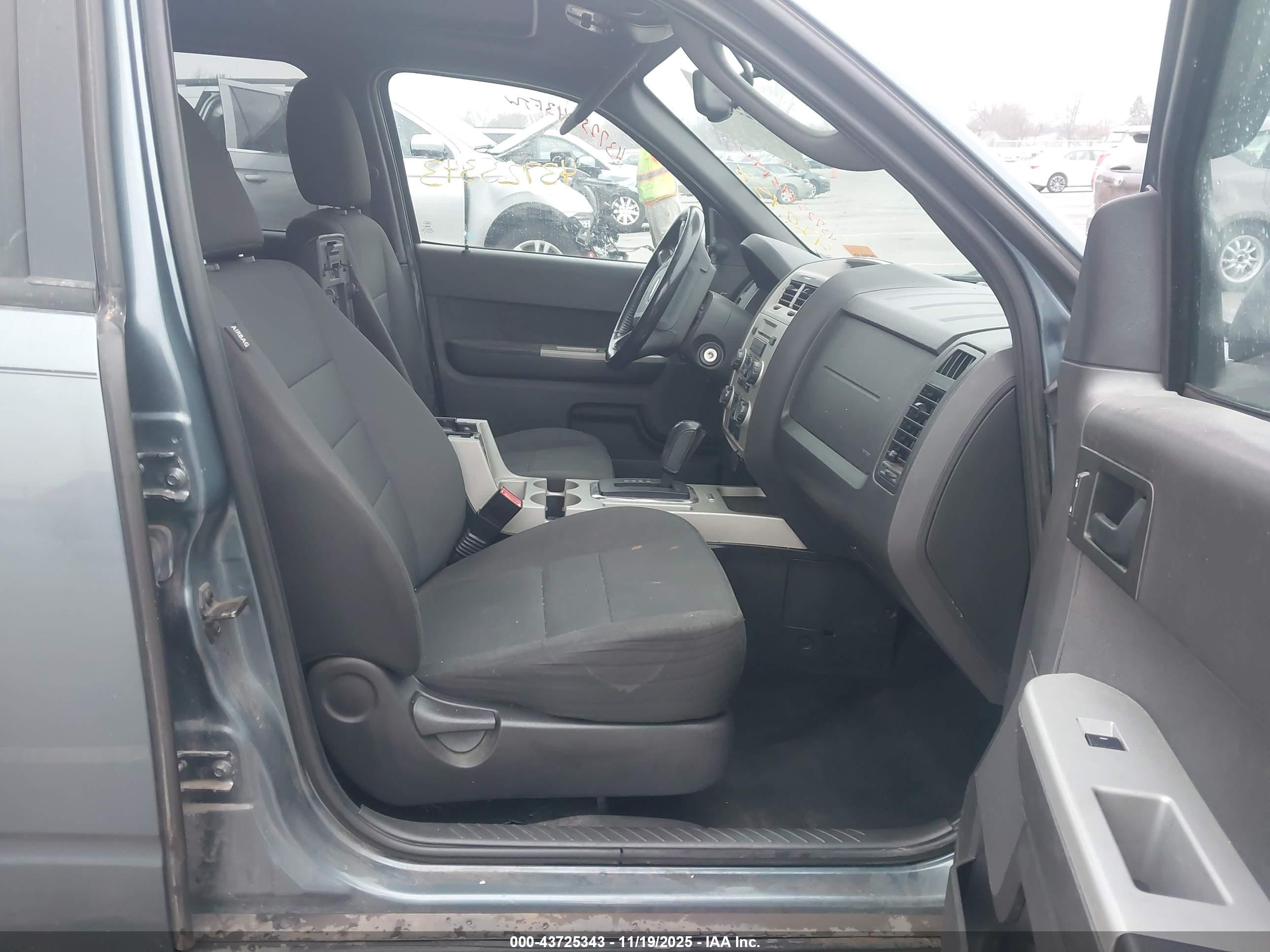 FORD ESCAPE image 5