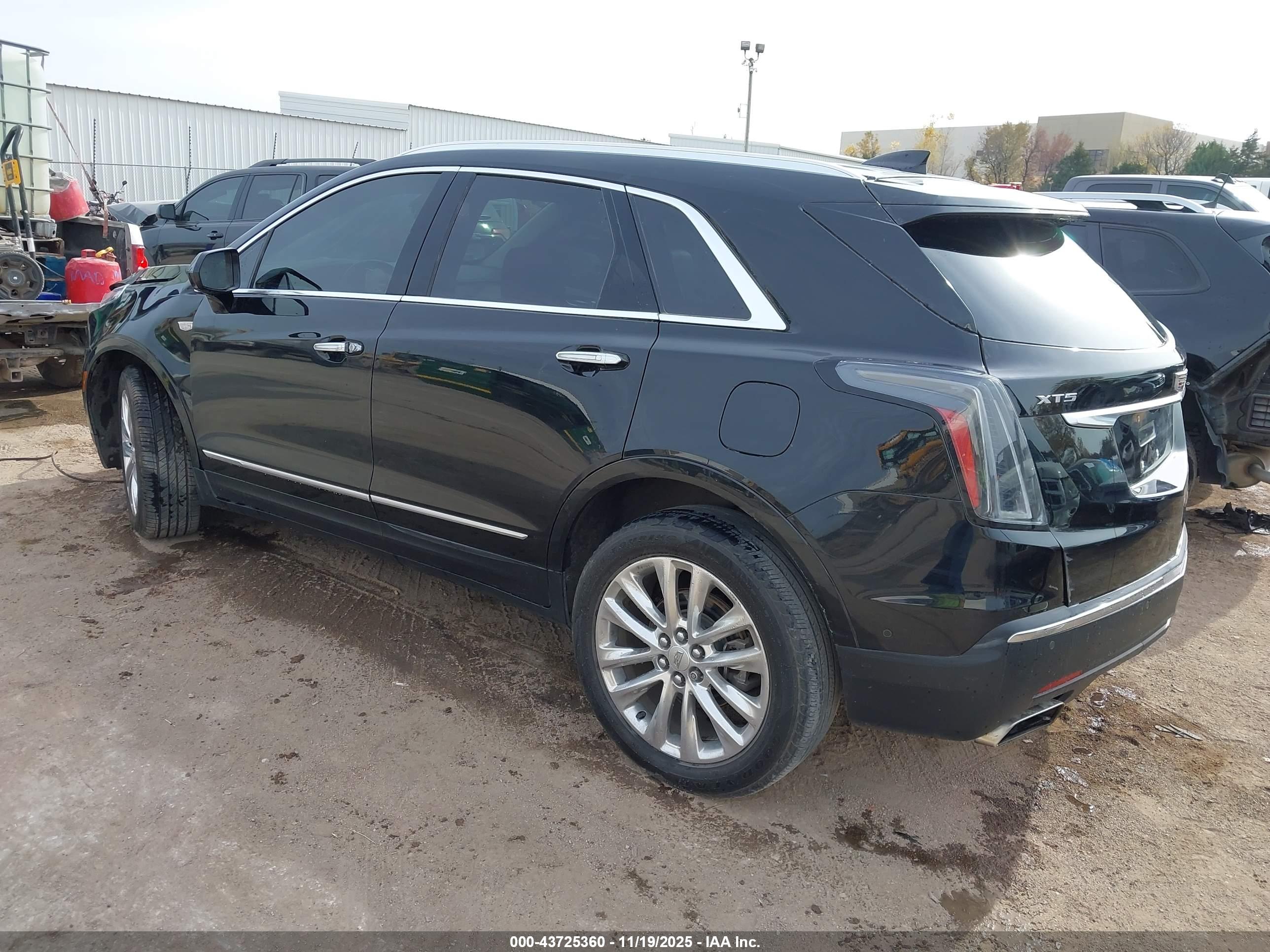 CADILLAC XT5 image 3