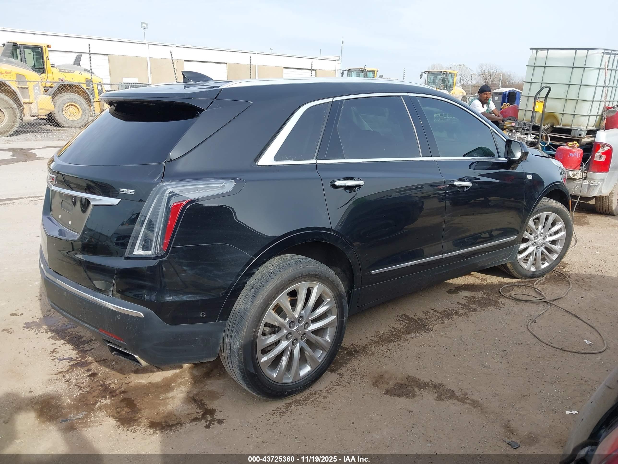 CADILLAC XT5 image 4