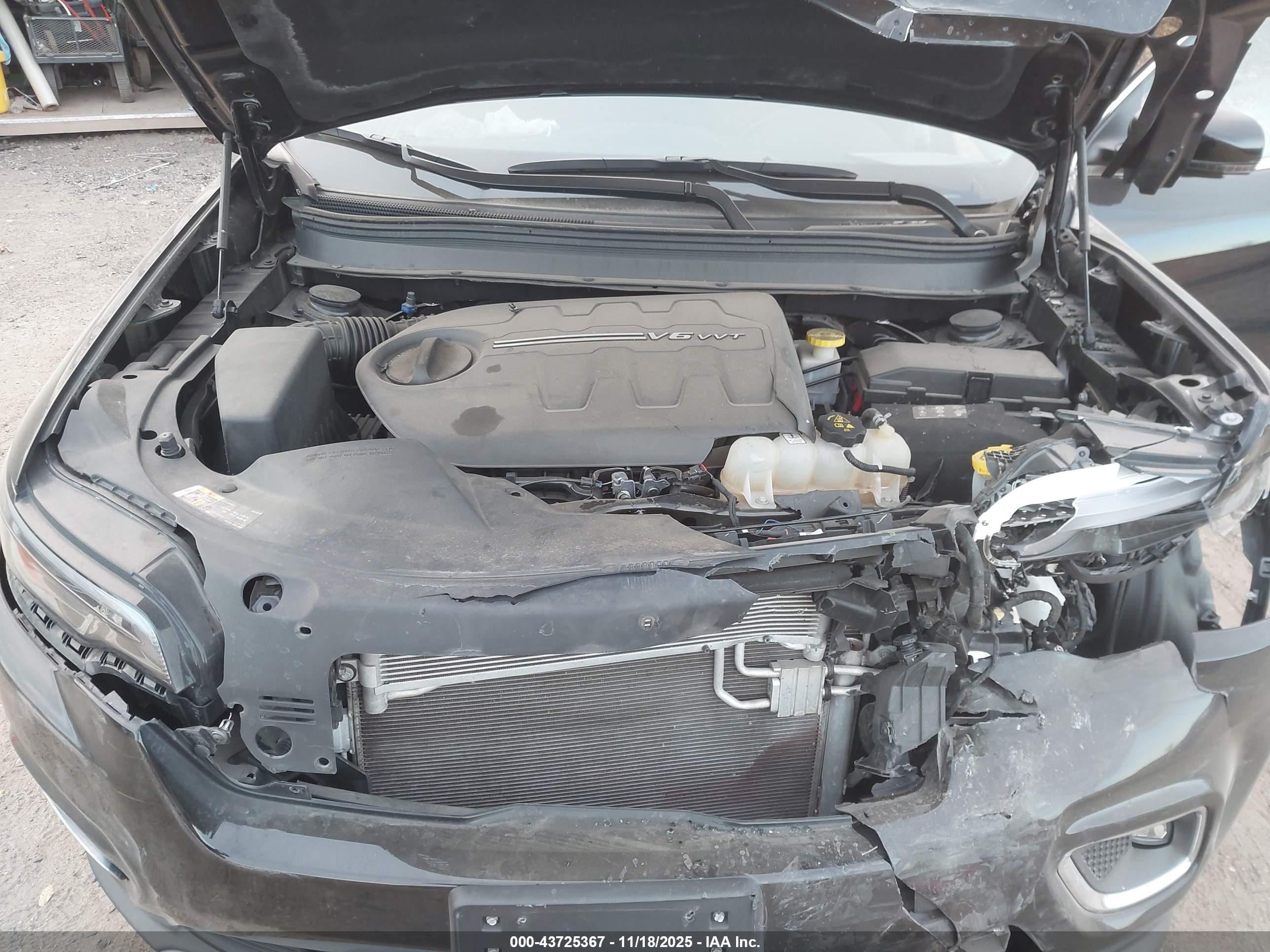 JEEP CHEROKEE image 10