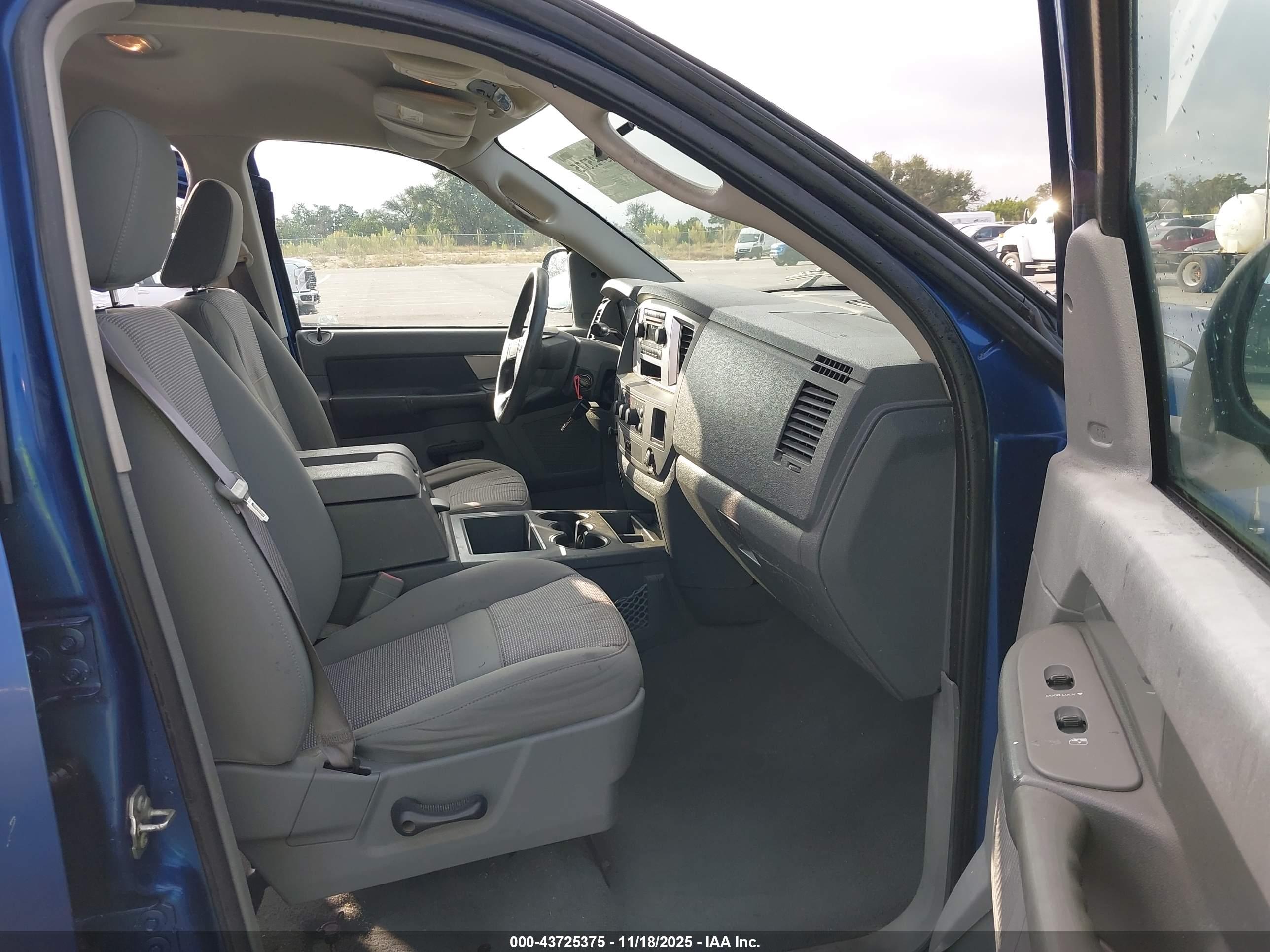 DODGE RAM image 5