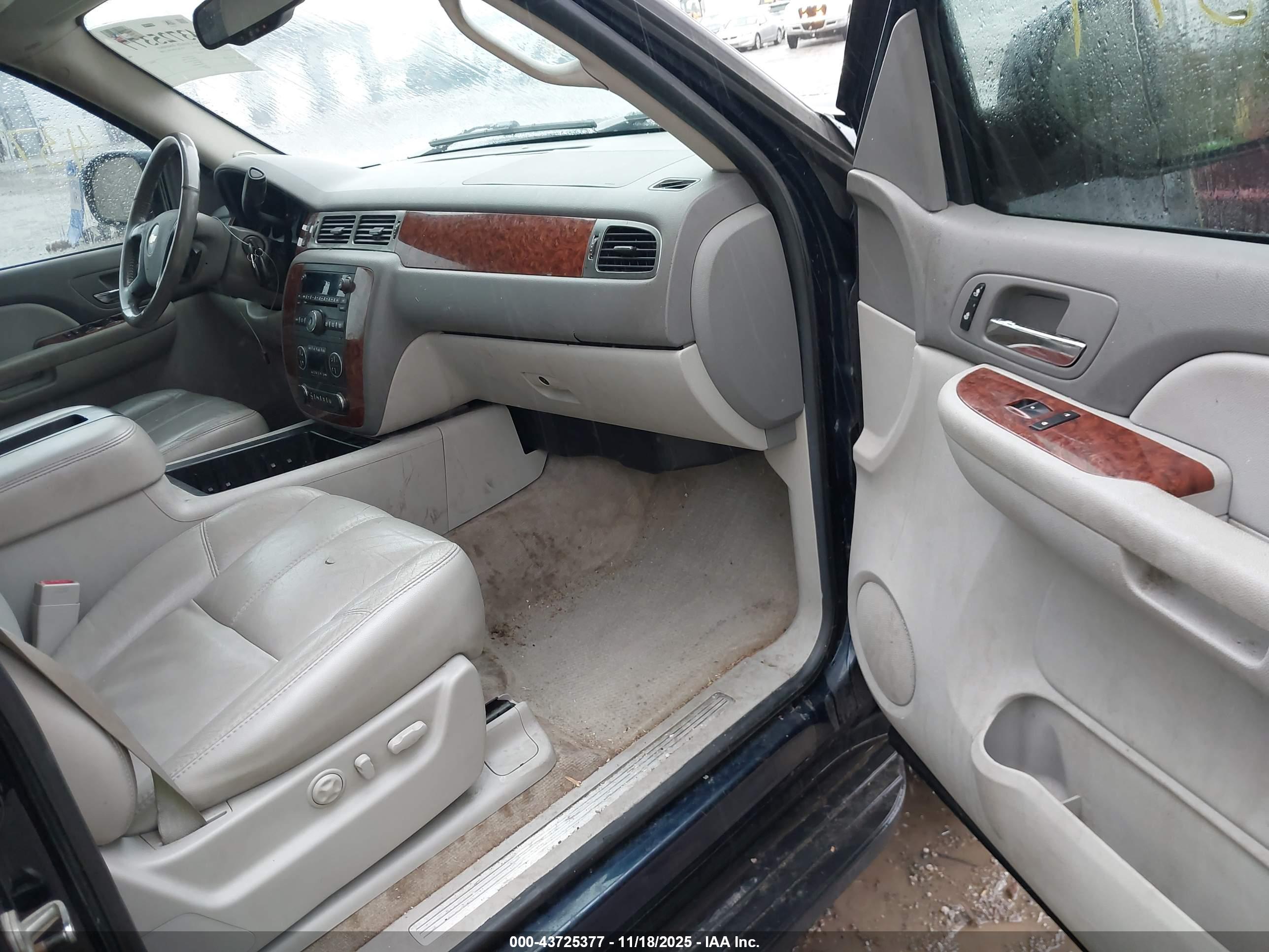 CHEVROLET AVALANCHE image 5