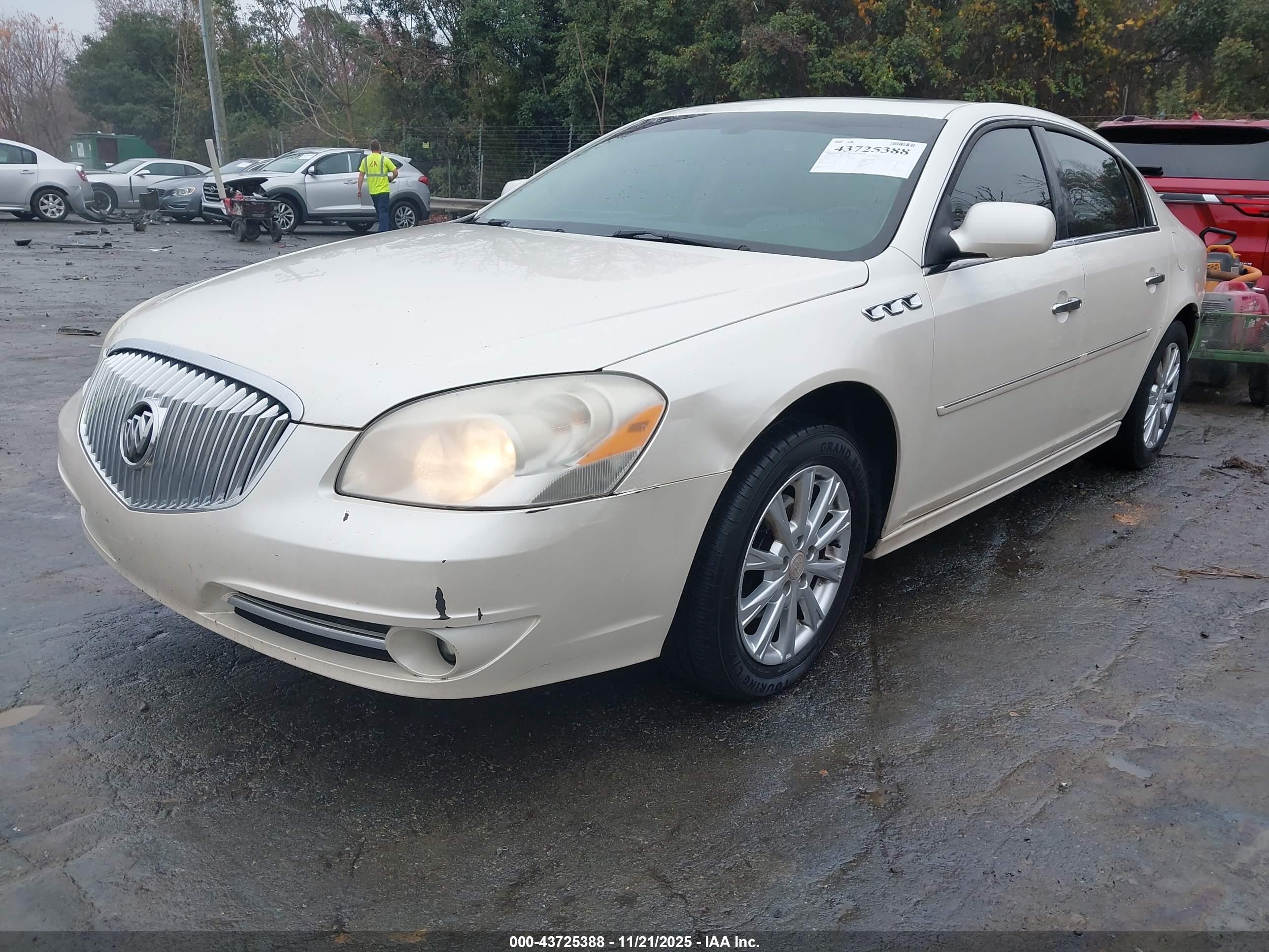 BUICK LUCERNE image 2