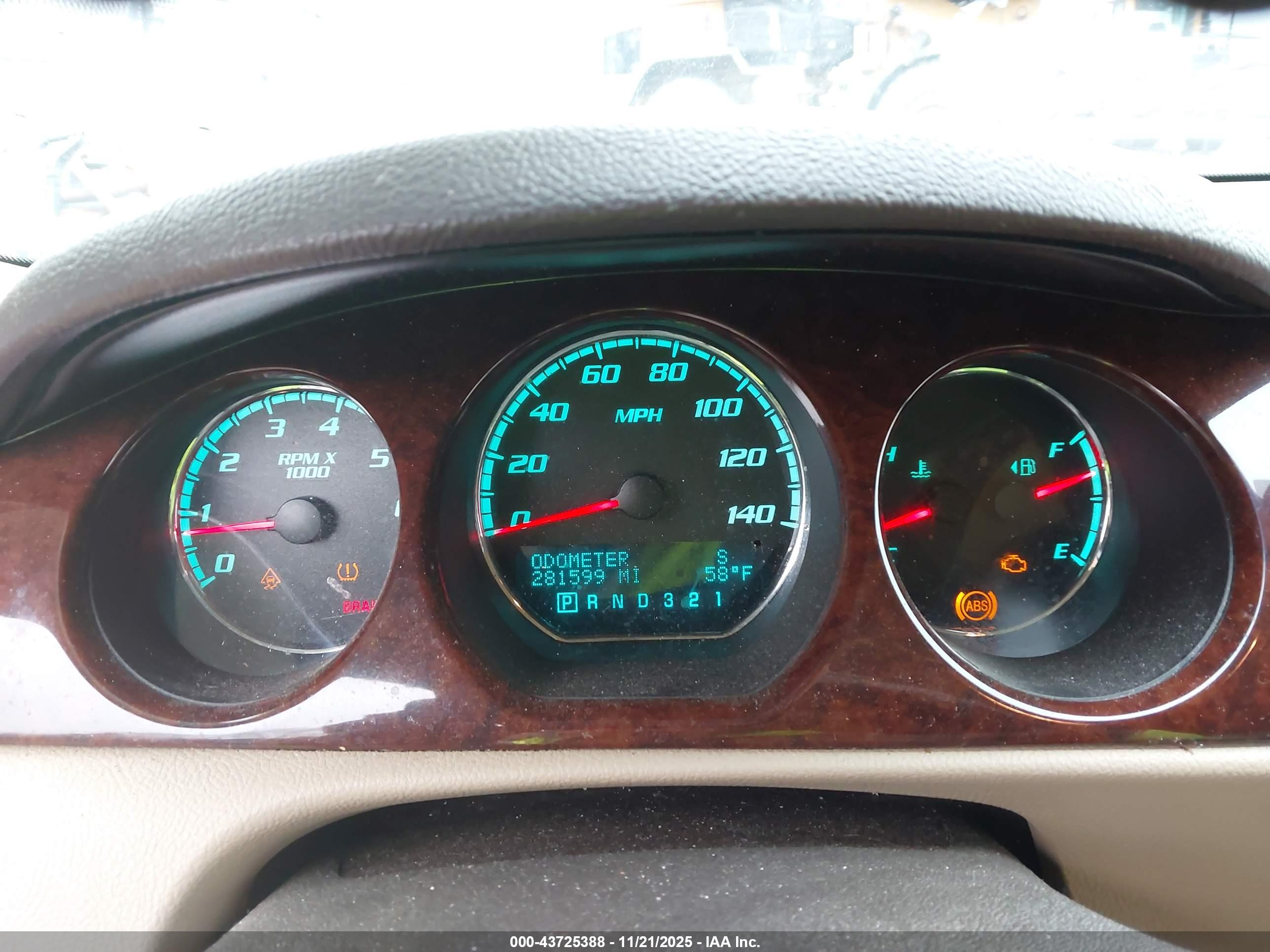 BUICK LUCERNE image 7