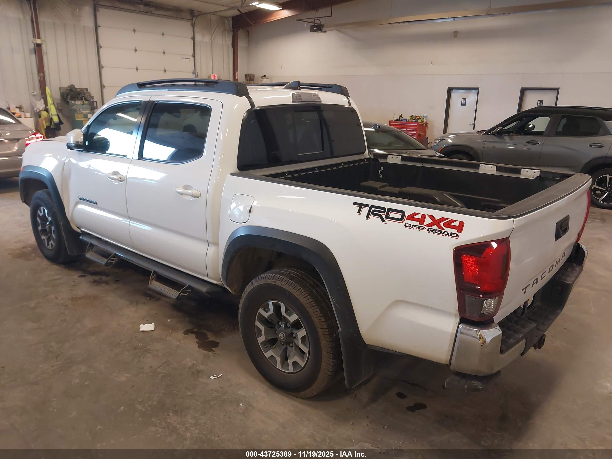 TOYOTA TACOMA image 3