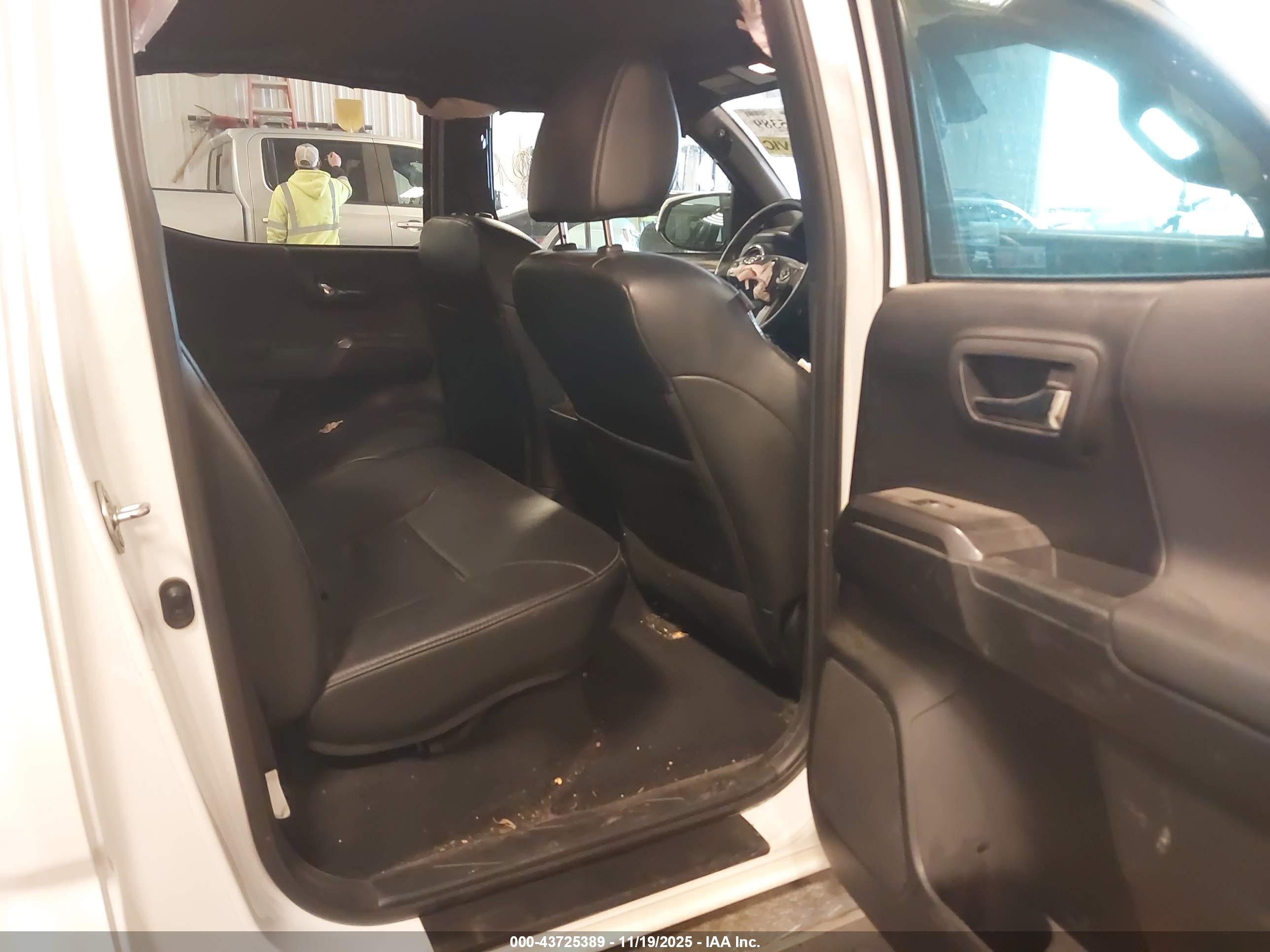 TOYOTA TACOMA image 8