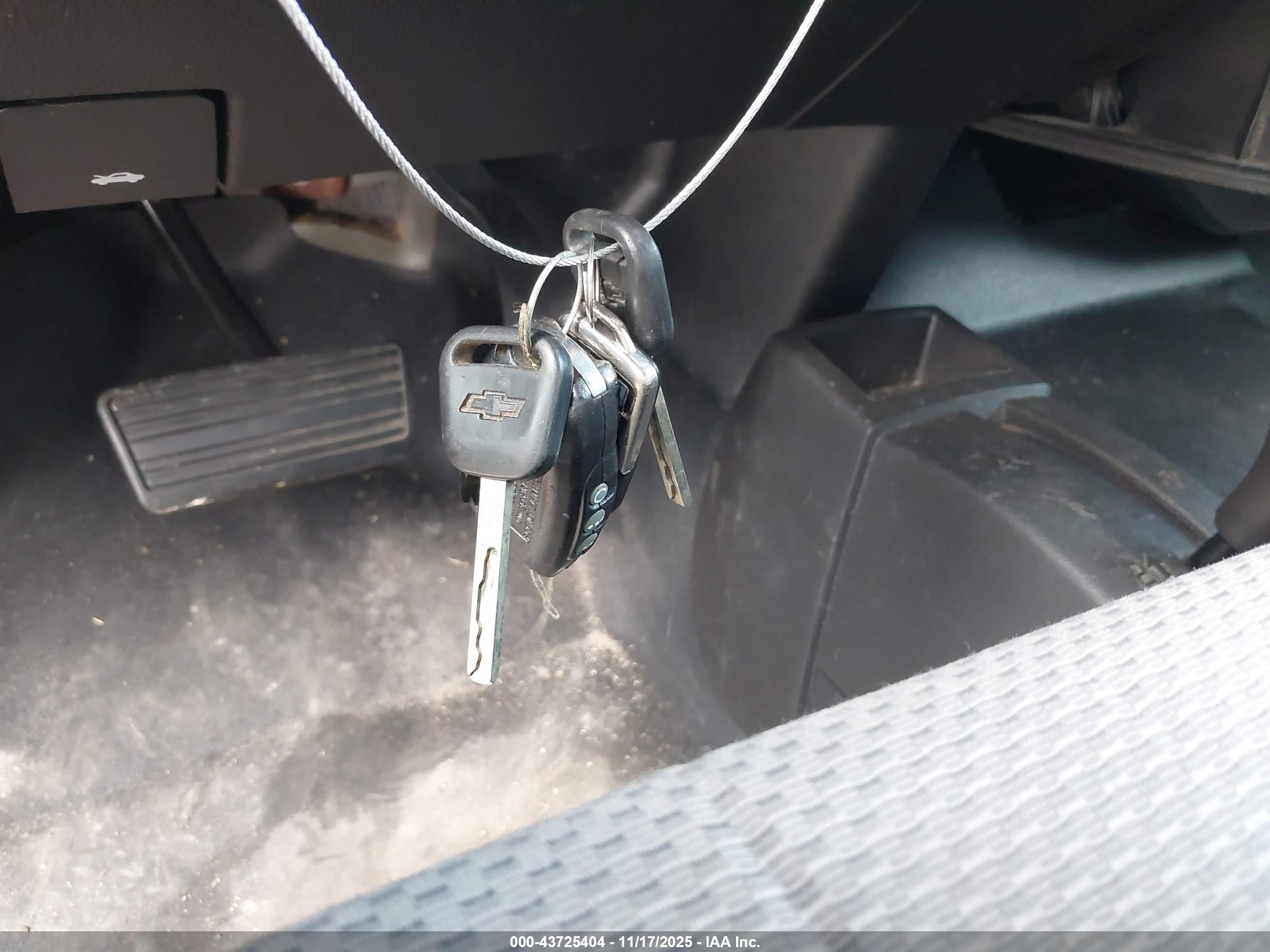 CHEVROLET SILVERADO image 11