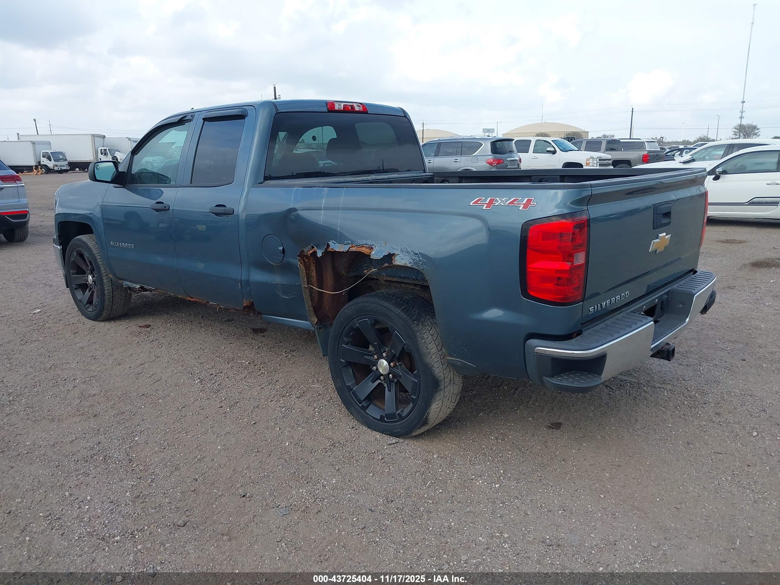 CHEVROLET SILVERADO image 3