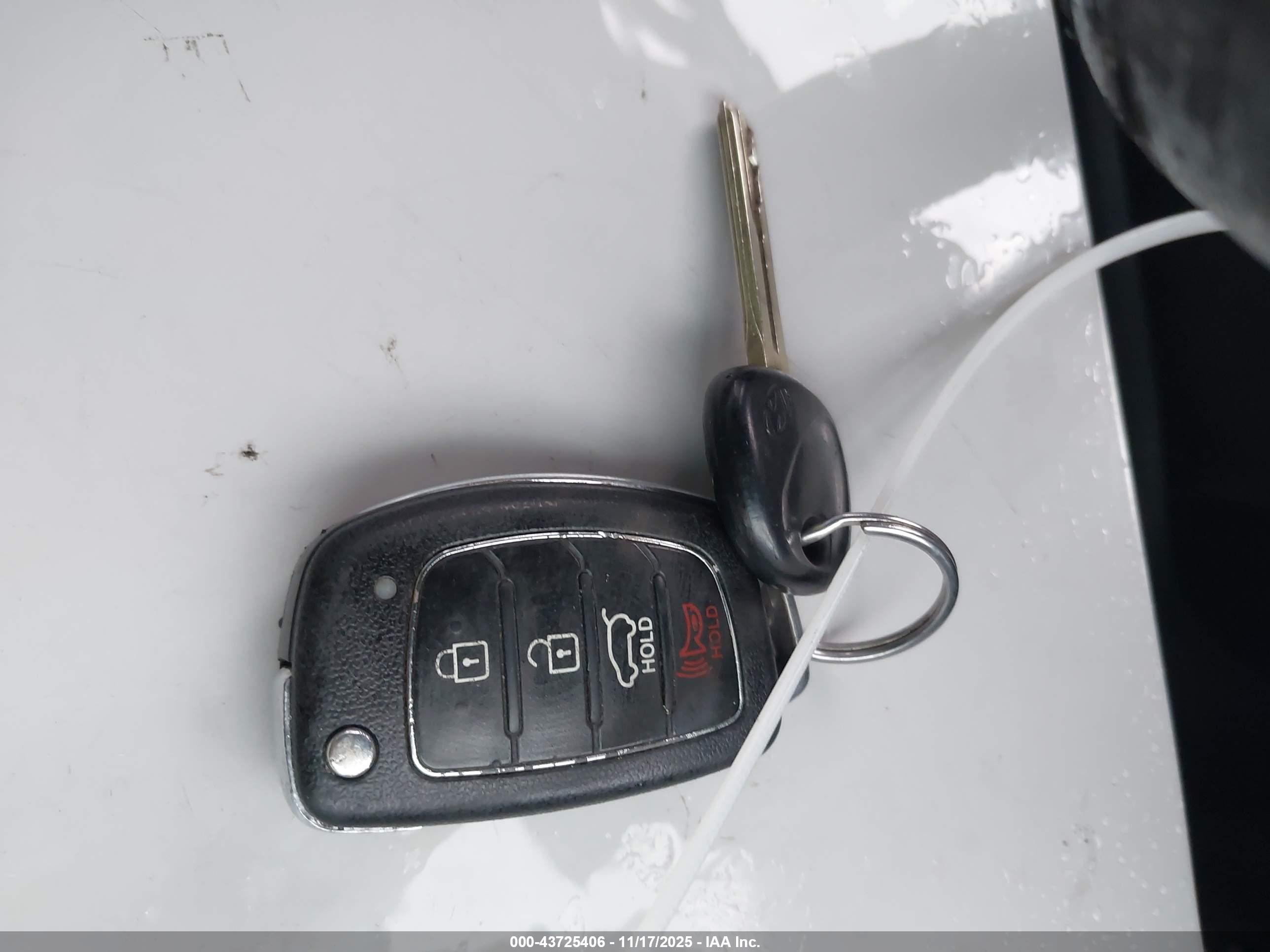 HYUNDAI SONATA image 11