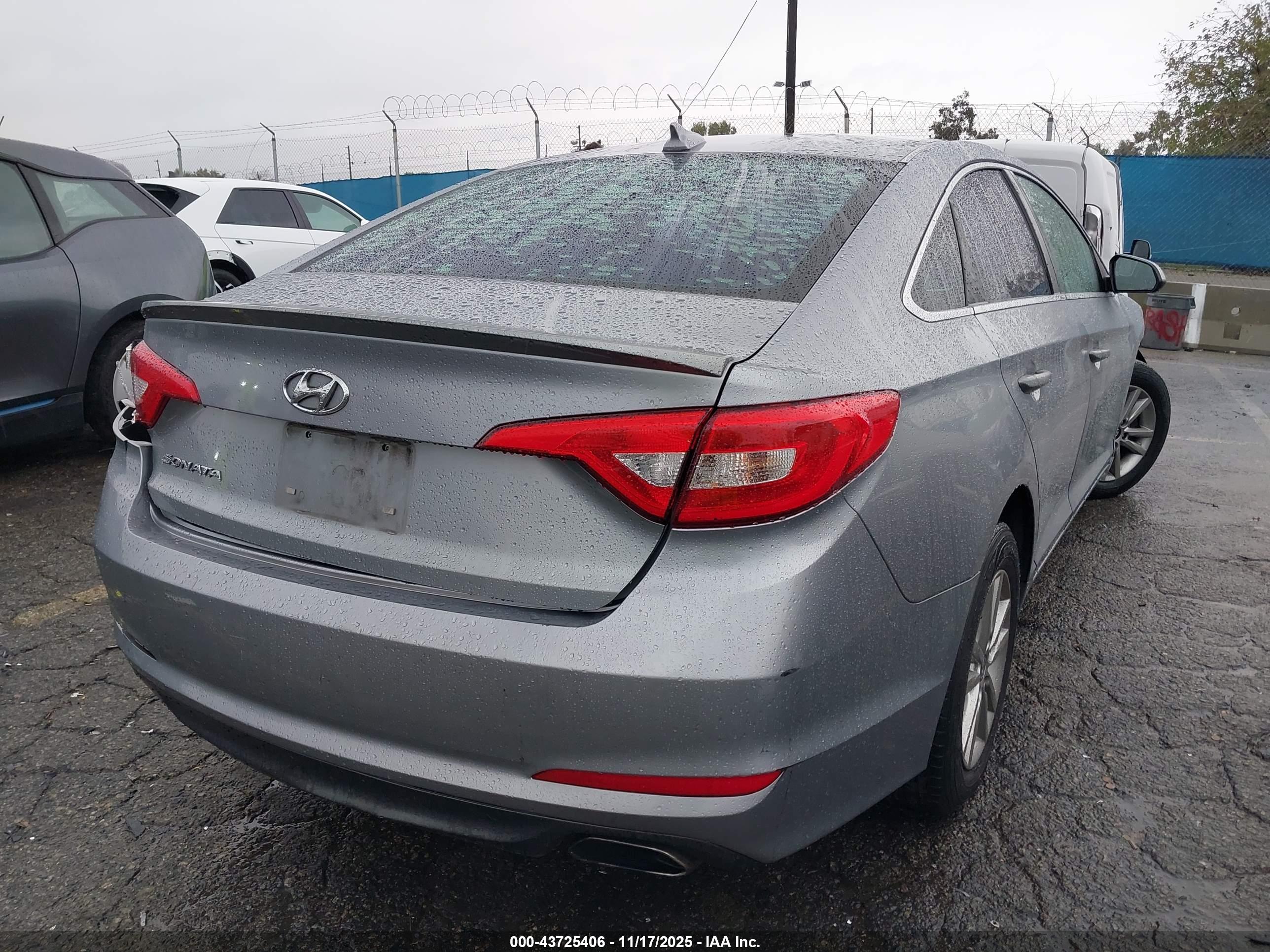 HYUNDAI SONATA image 4