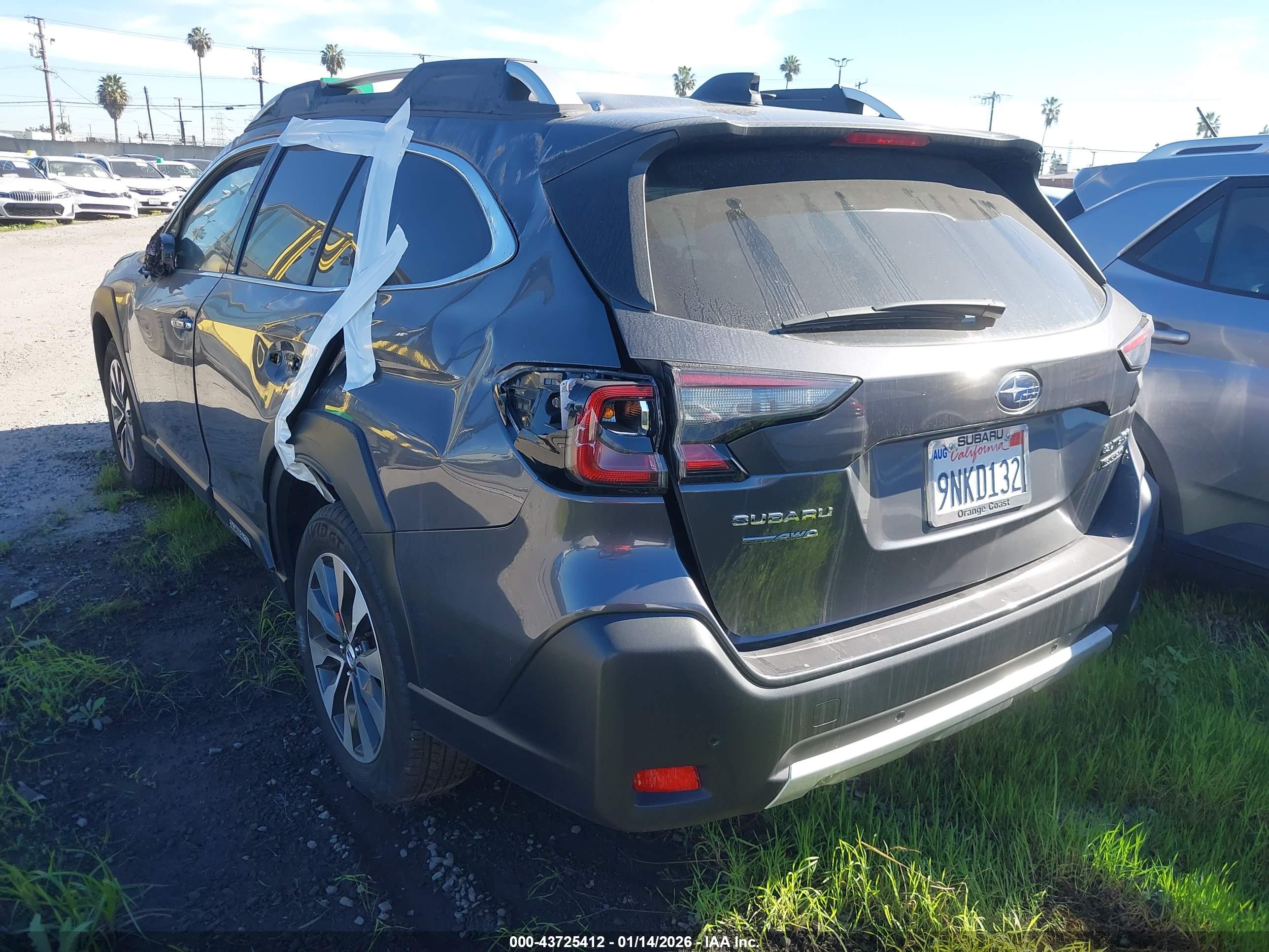SUBARU OUTBACK image 3