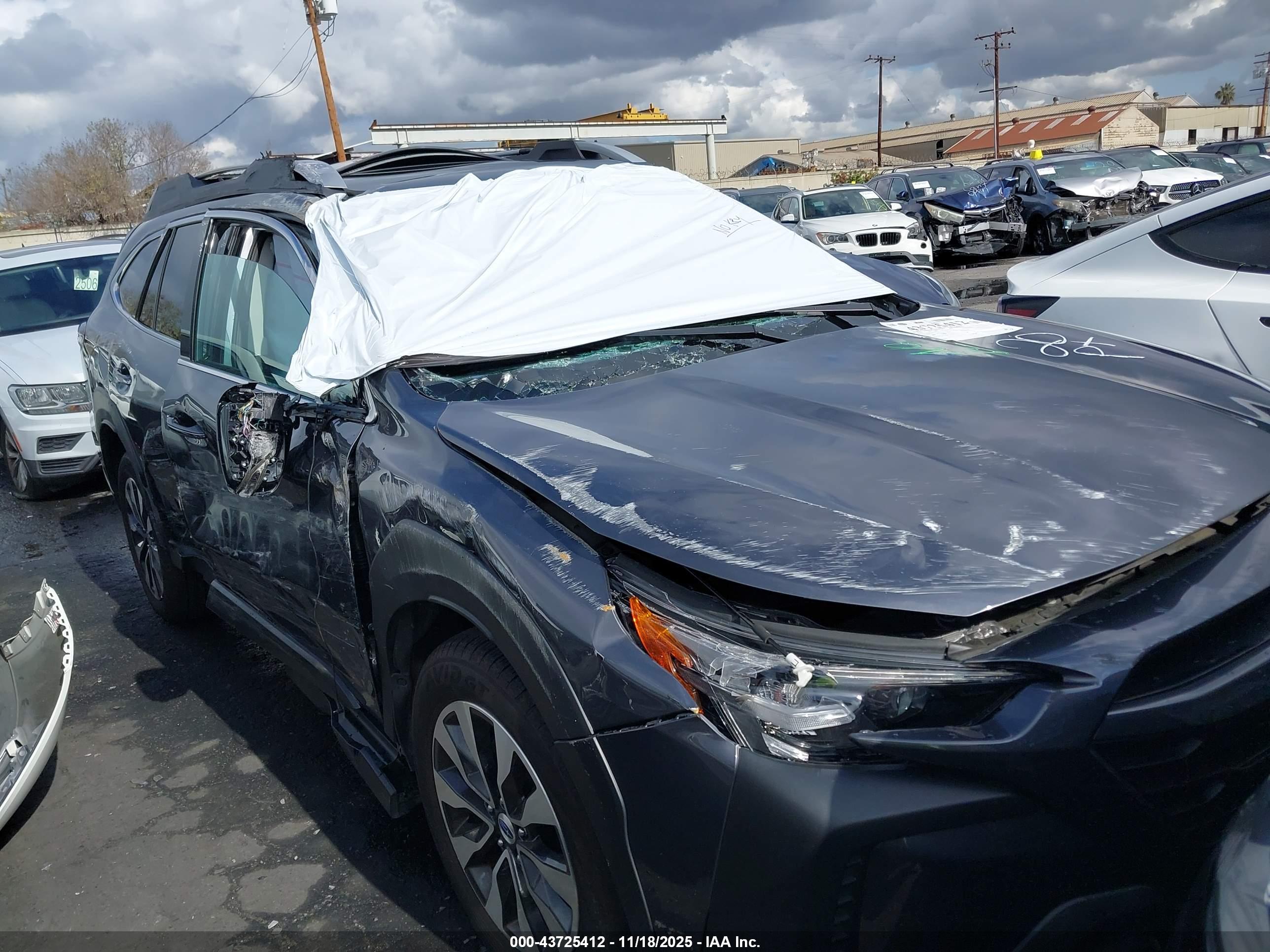 SUBARU OUTBACK image 6