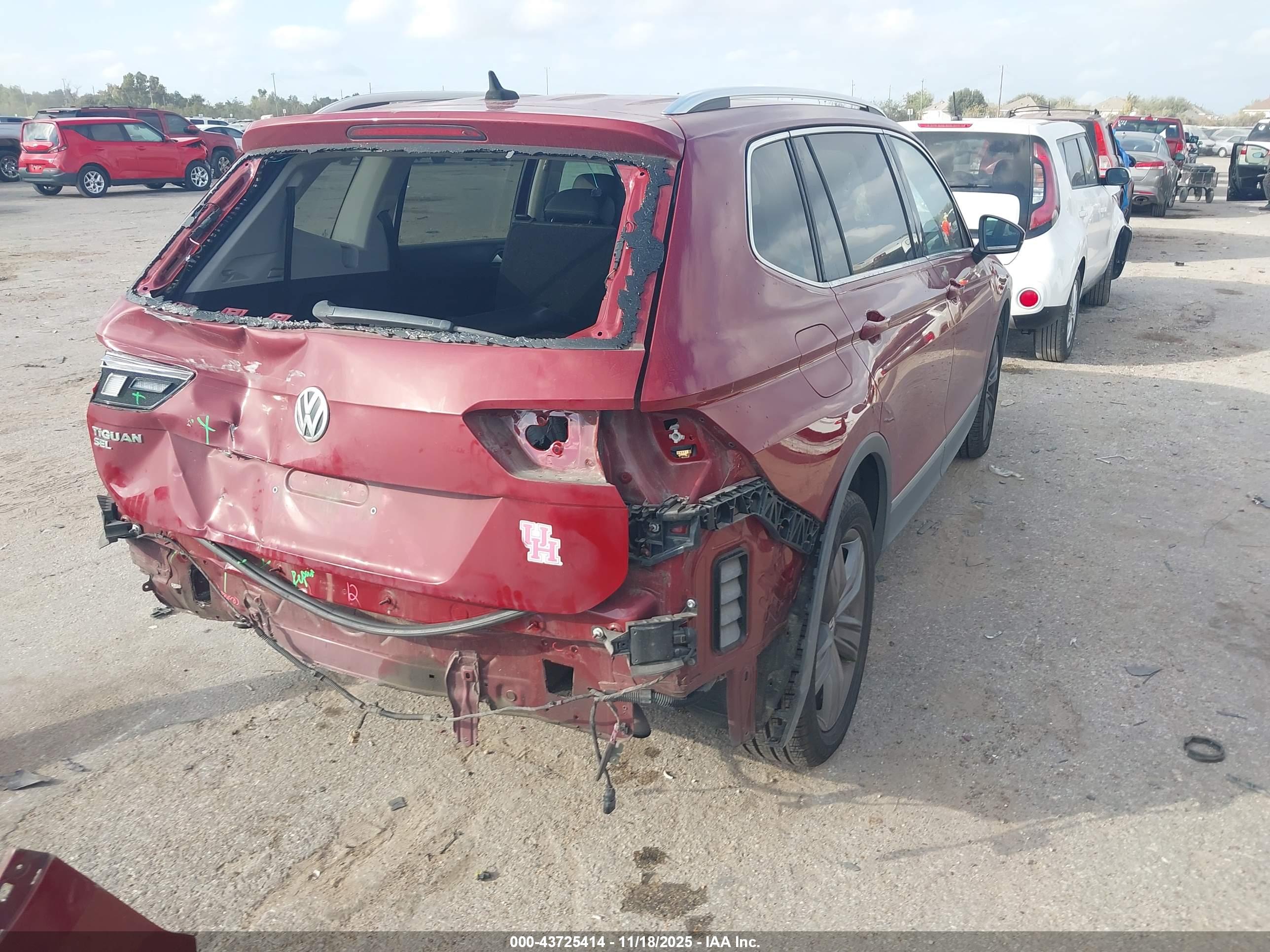 VOLKSWAGEN TIGUAN image 4
