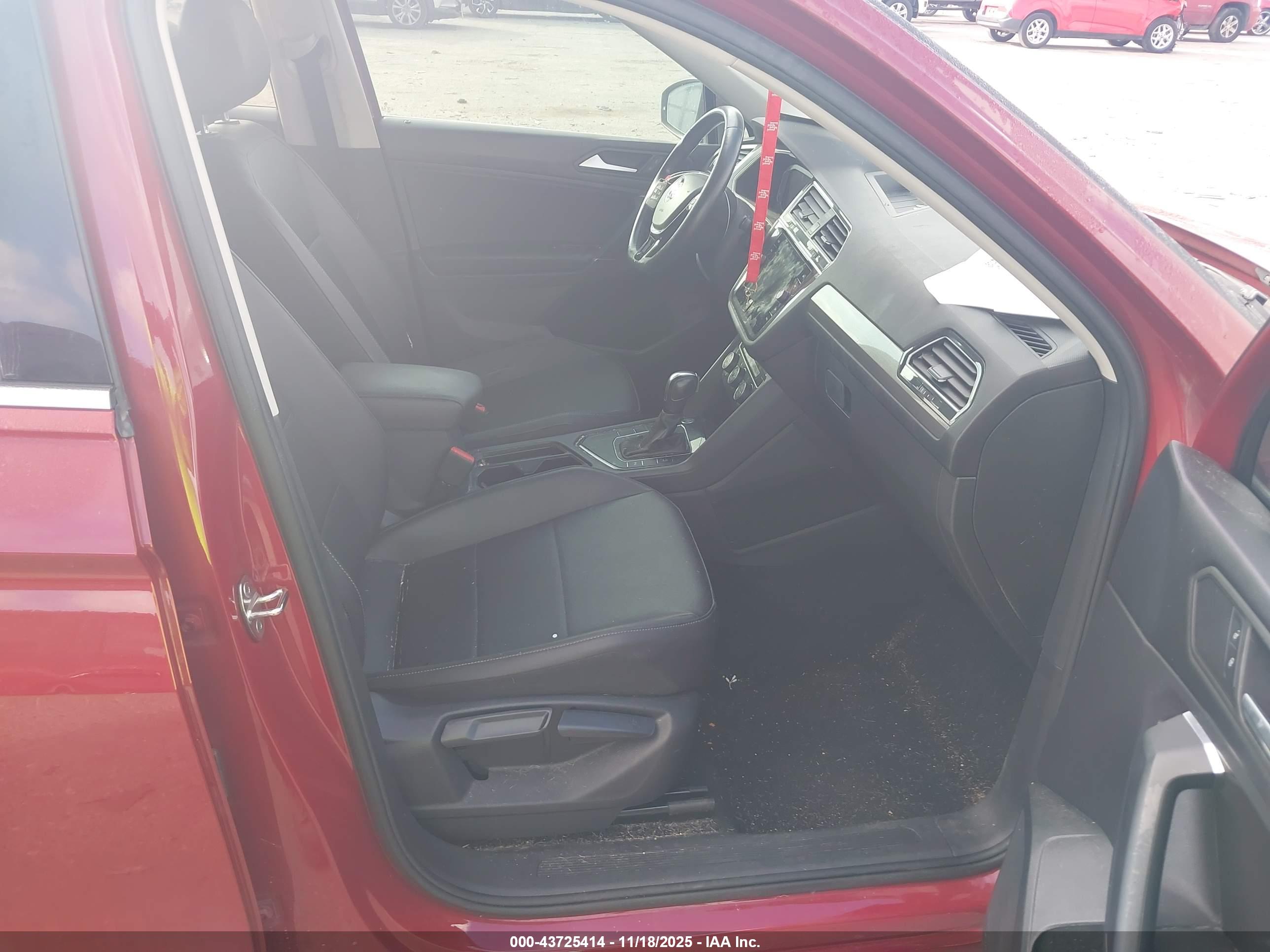 VOLKSWAGEN TIGUAN image 5