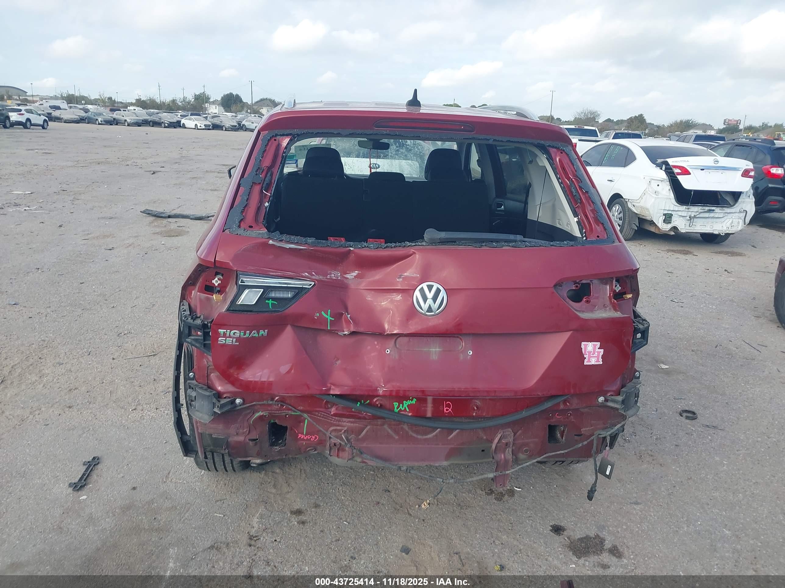 VOLKSWAGEN TIGUAN image 6