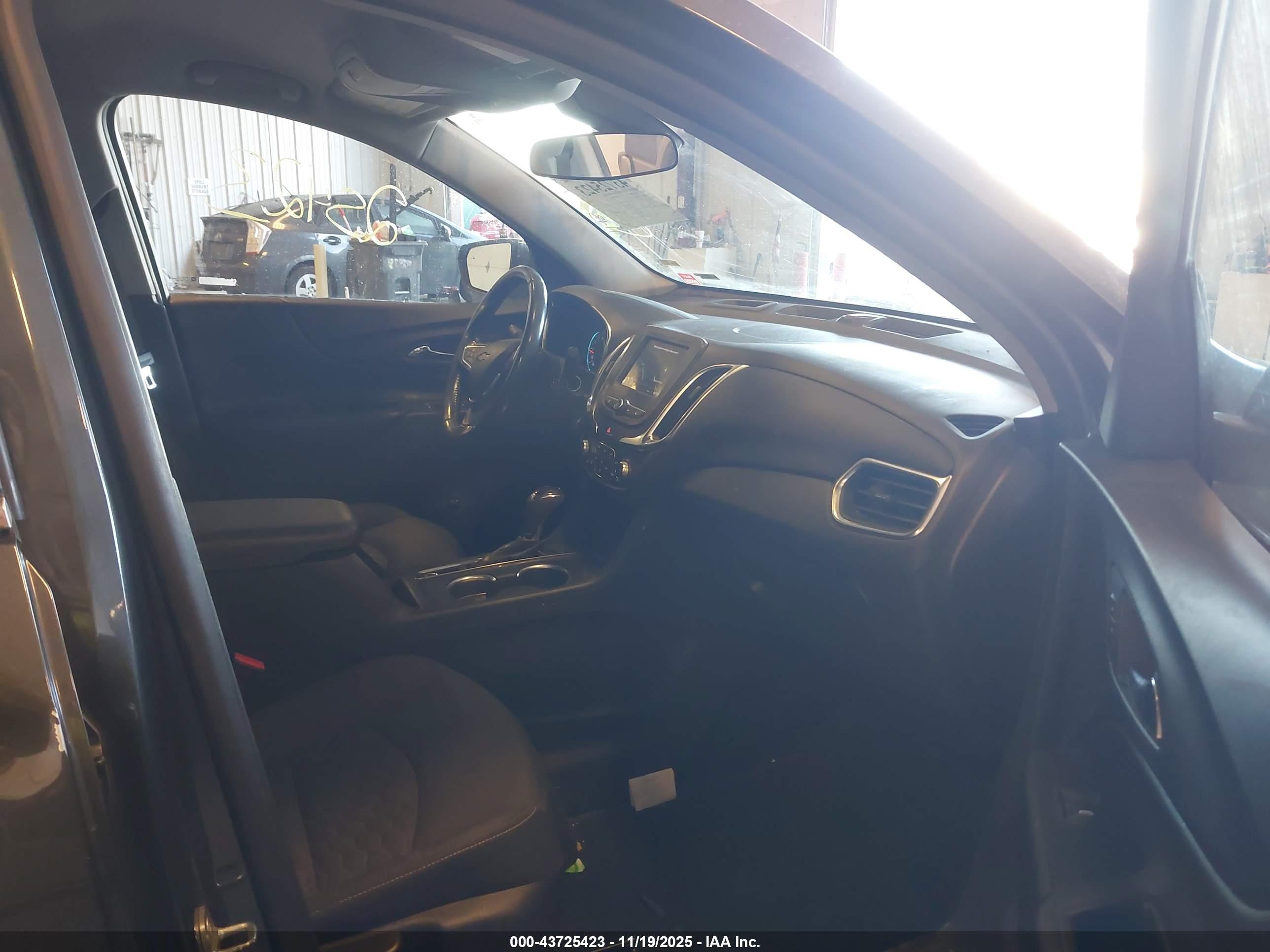 CHEVROLET EQUINOX image 5