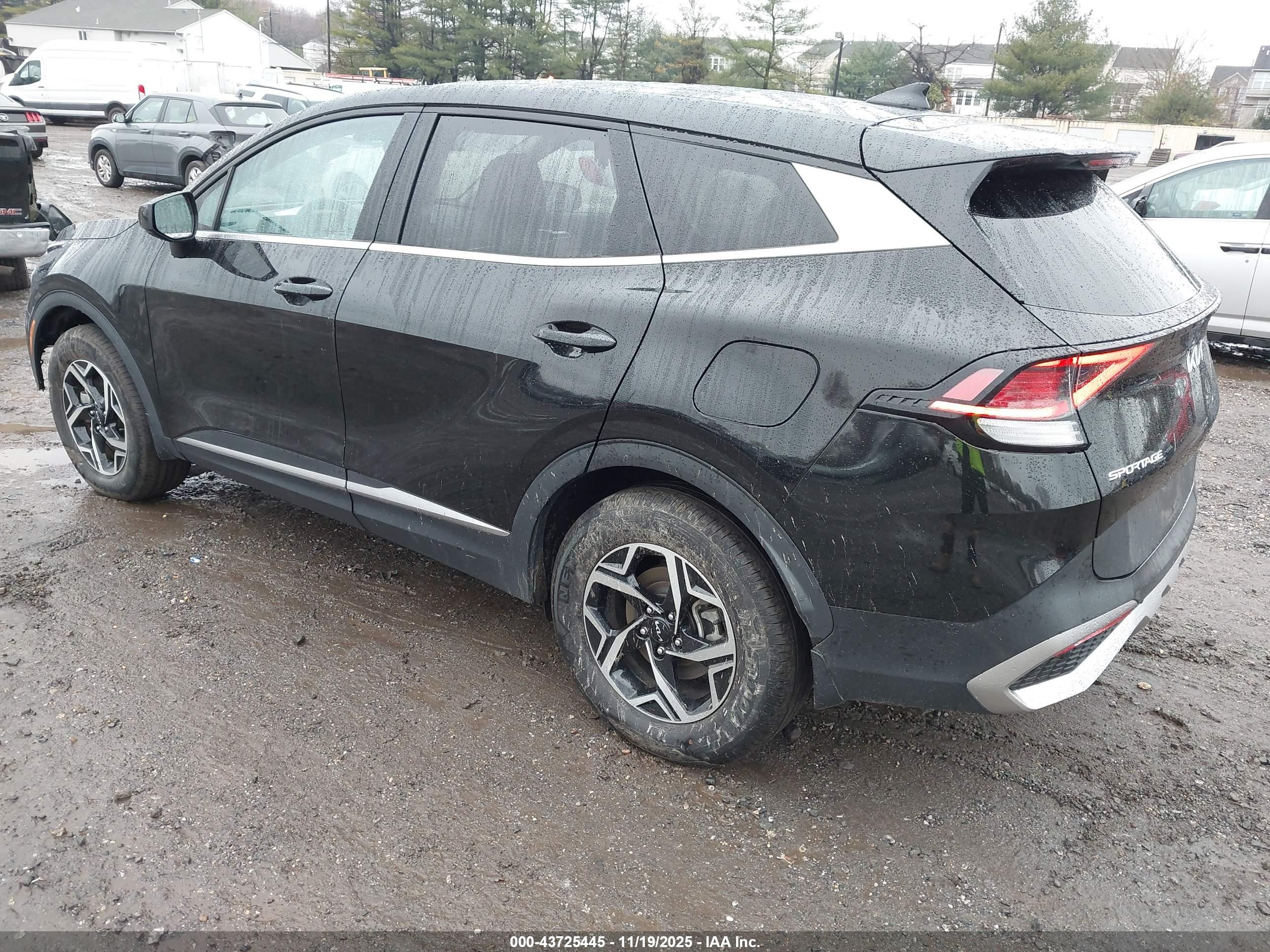 KIA SPORTAGE image 3